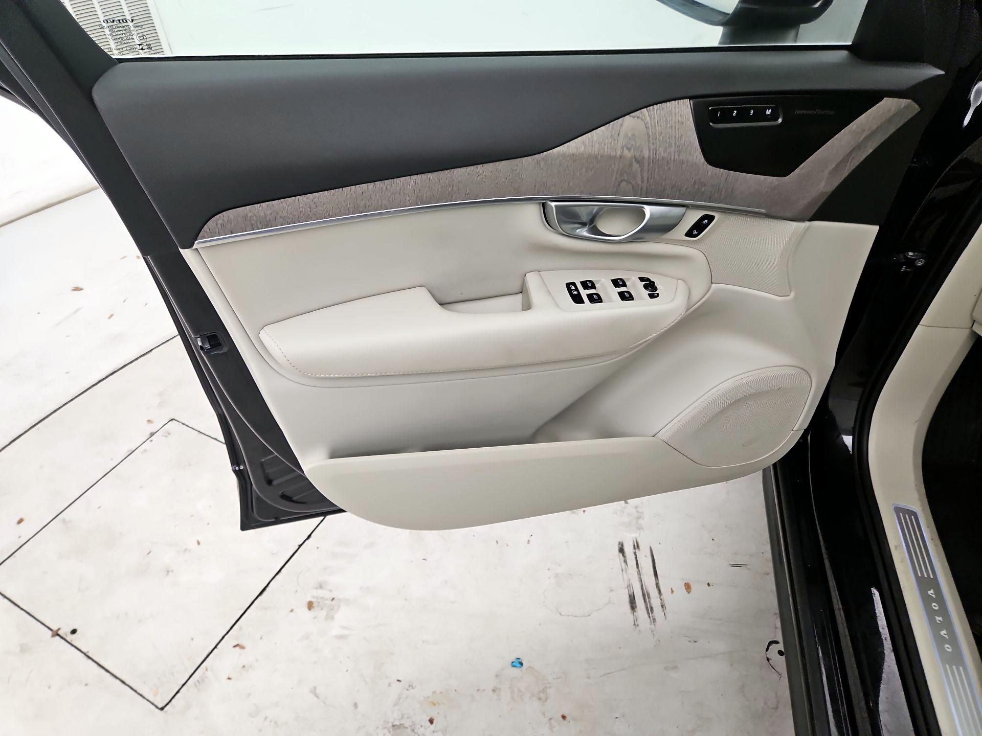 Thumbnail: 2023 Volvo XC90 - 12