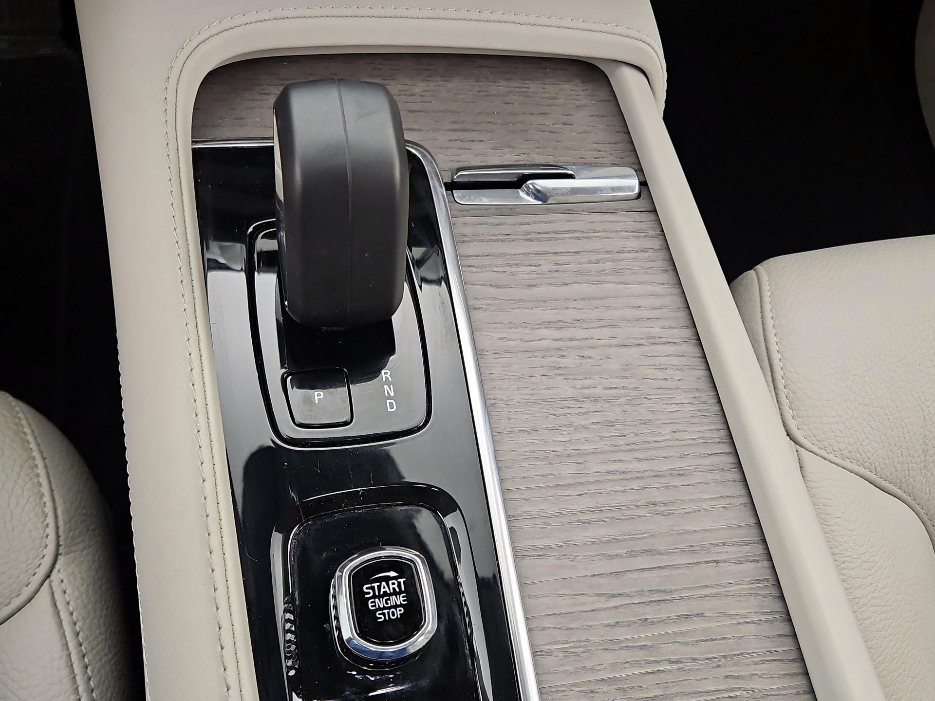 Thumbnail: 2023 Volvo XC90 - 17