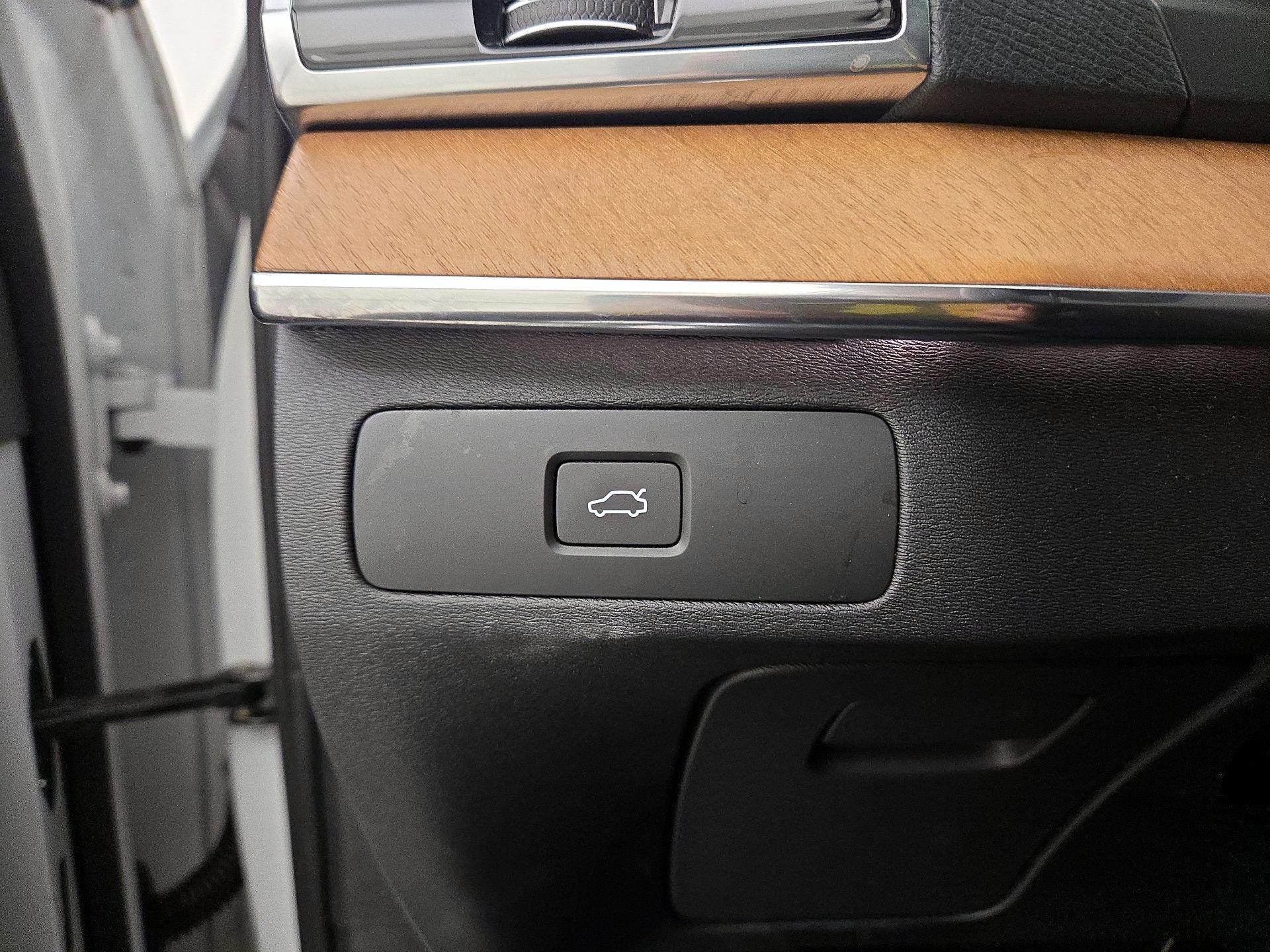 Thumbnail: 2024 Volvo XC90 - 13