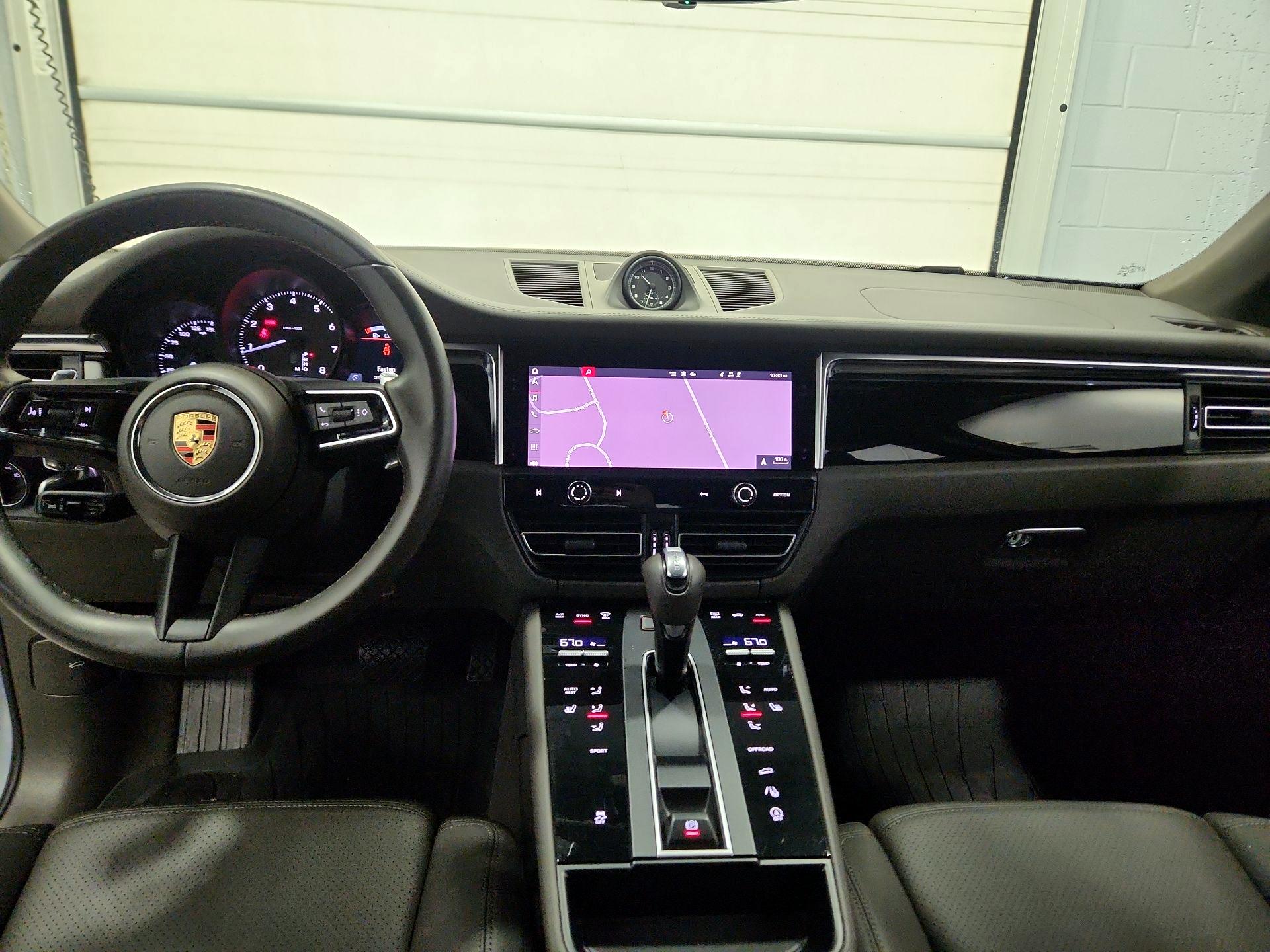 Thumbnail: 2023 Porsche Macan - 9