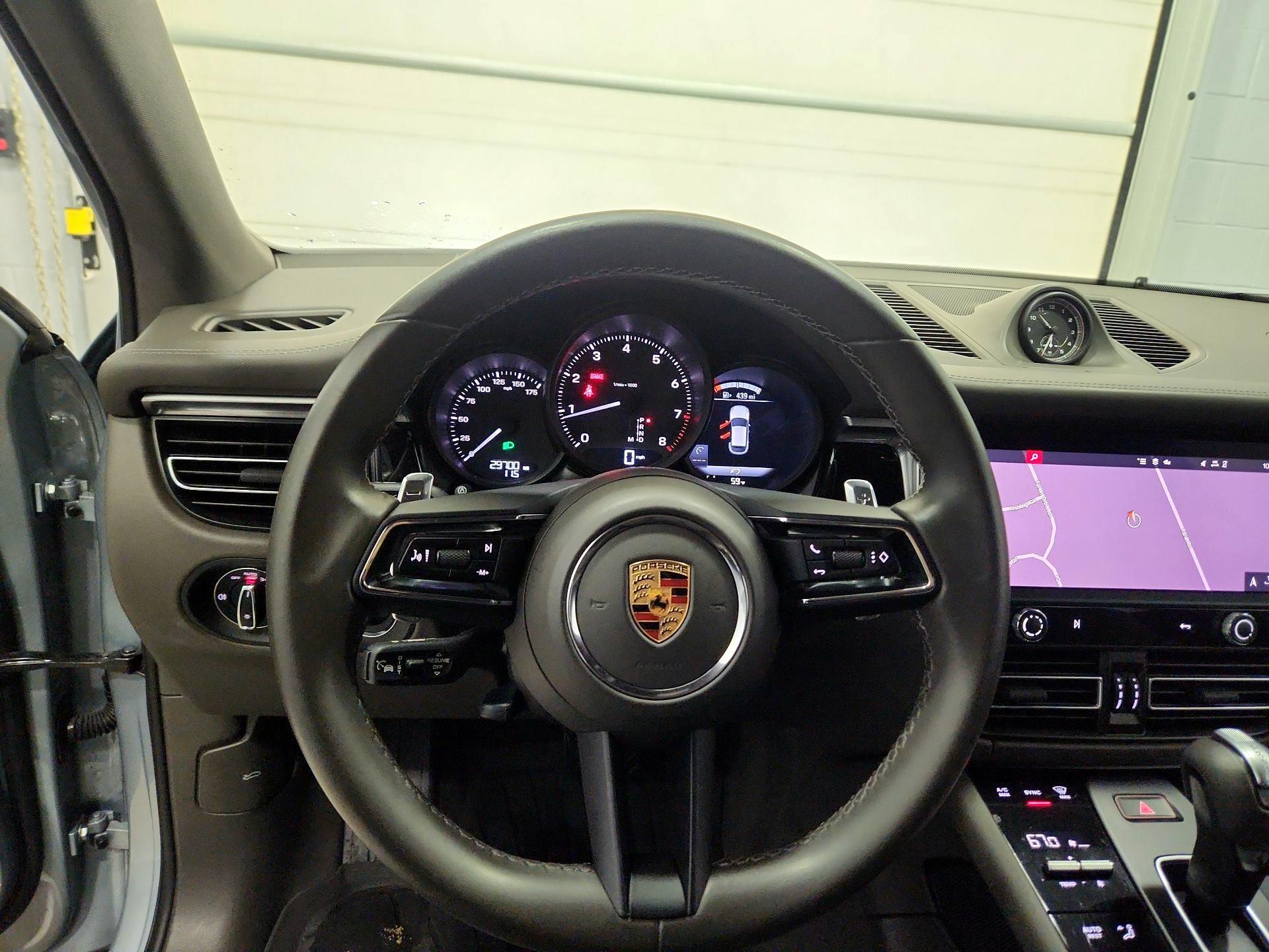 Thumbnail: 2023 Porsche Macan - 10