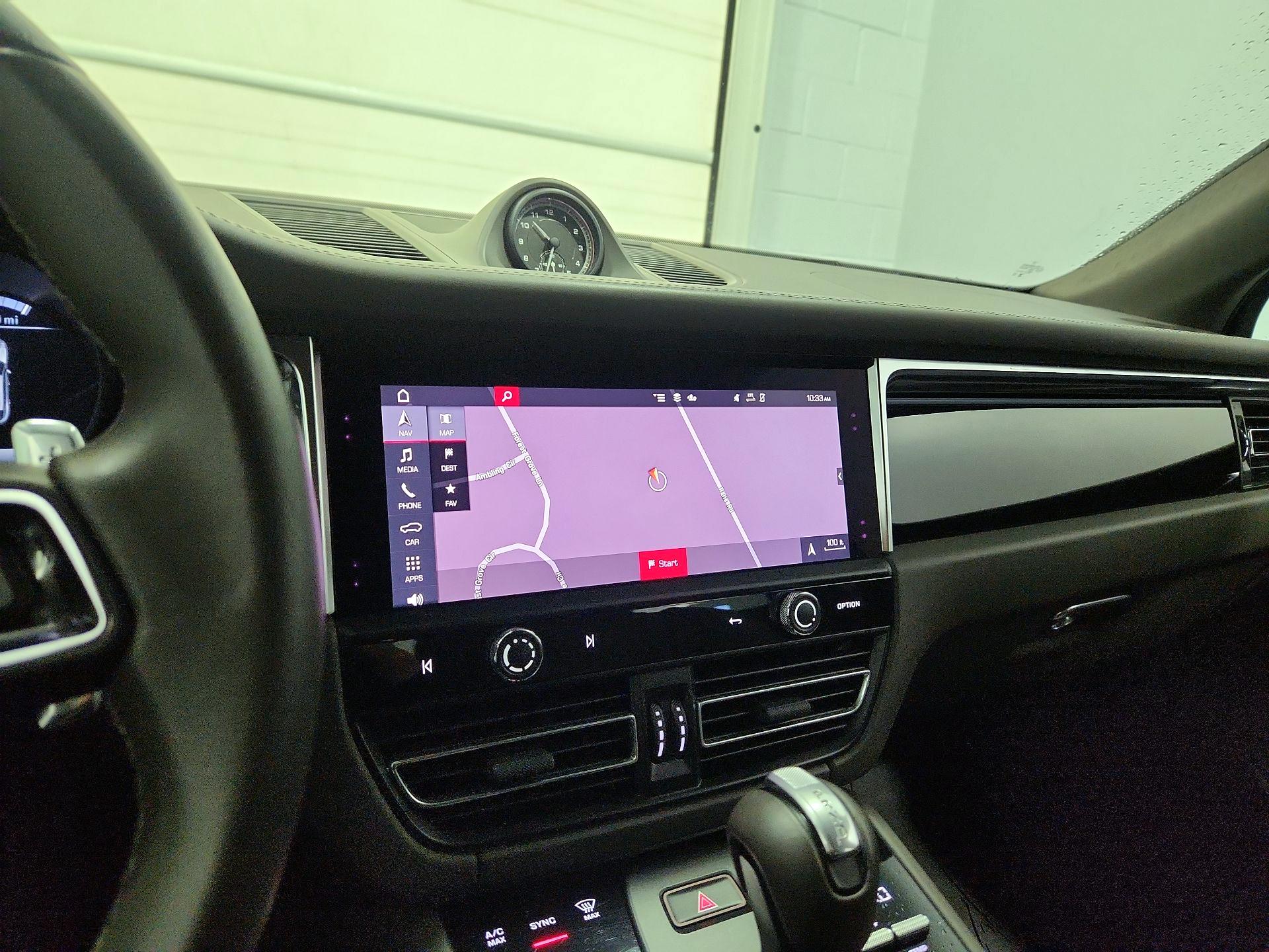 Thumbnail: 2023 Porsche Macan - 14