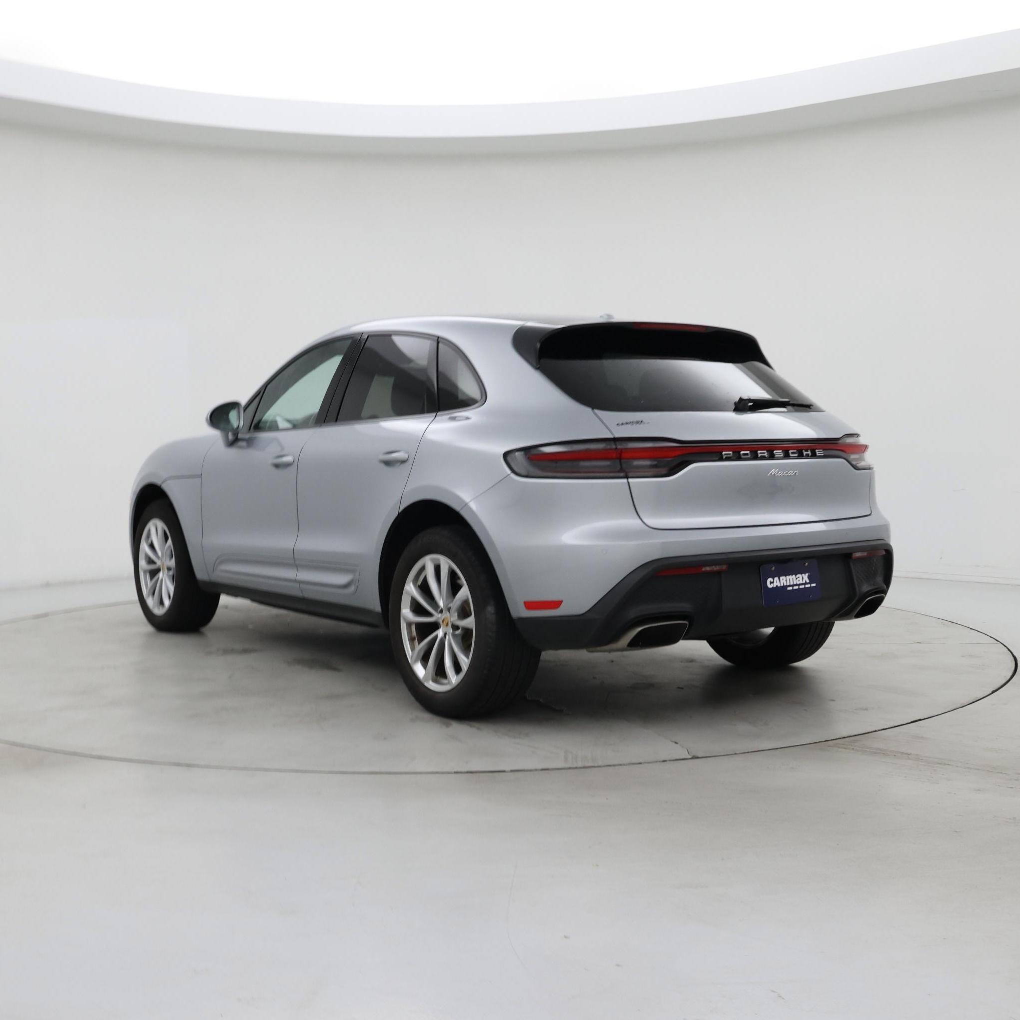 Thumbnail: 2023 Porsche Macan - 2