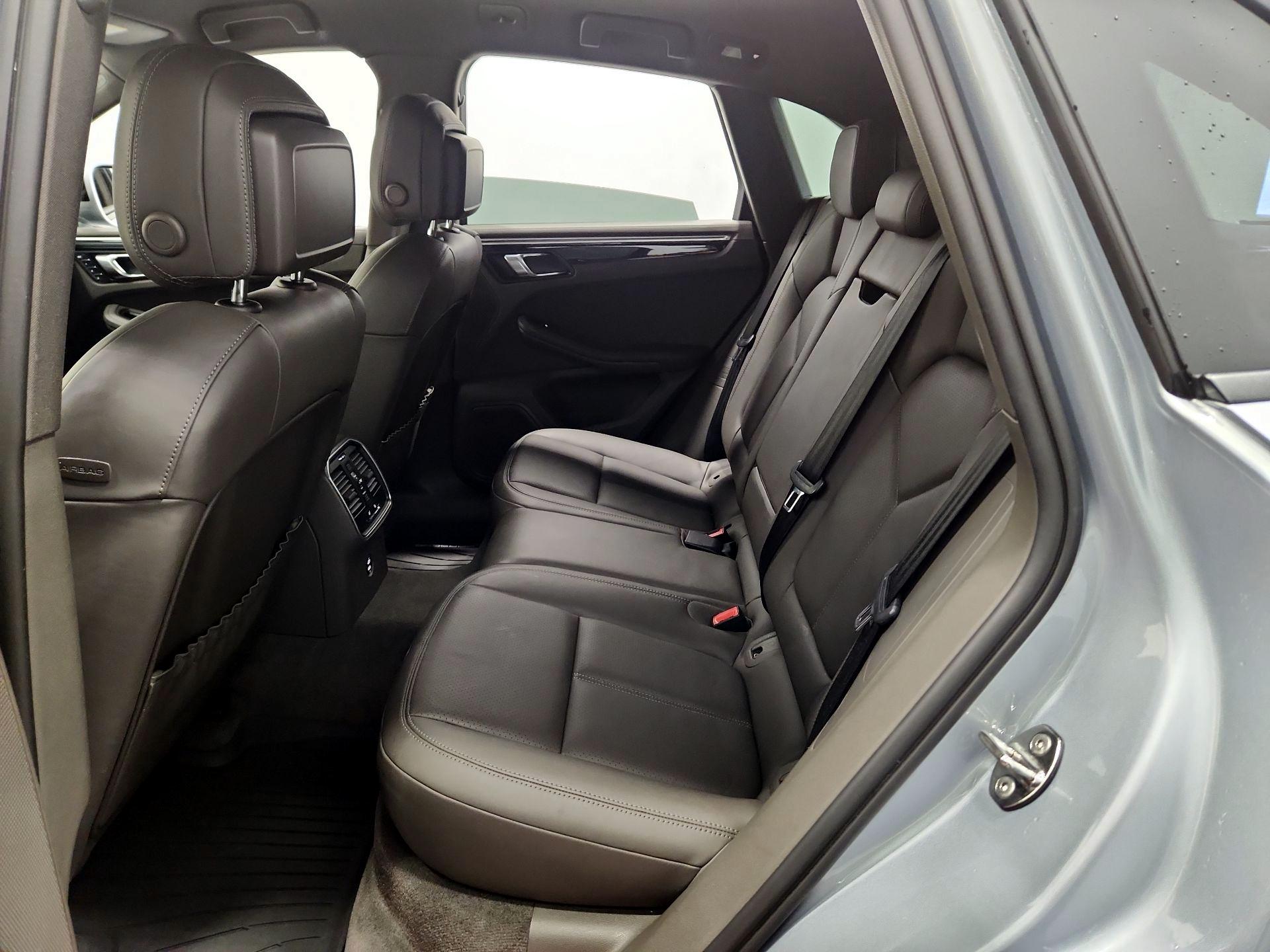 Thumbnail: 2023 Porsche Macan - 20