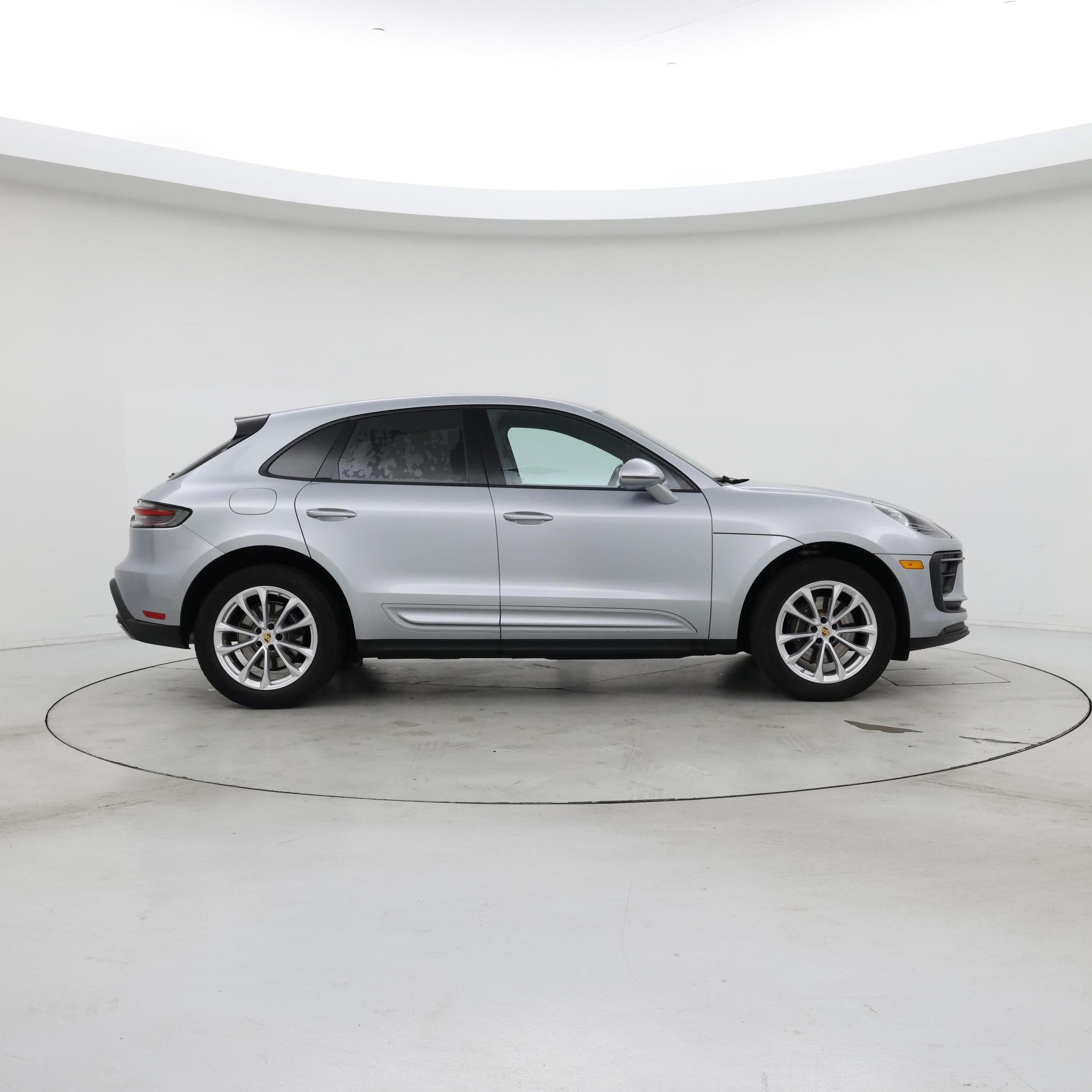 Thumbnail: 2023 Porsche Macan - 7
