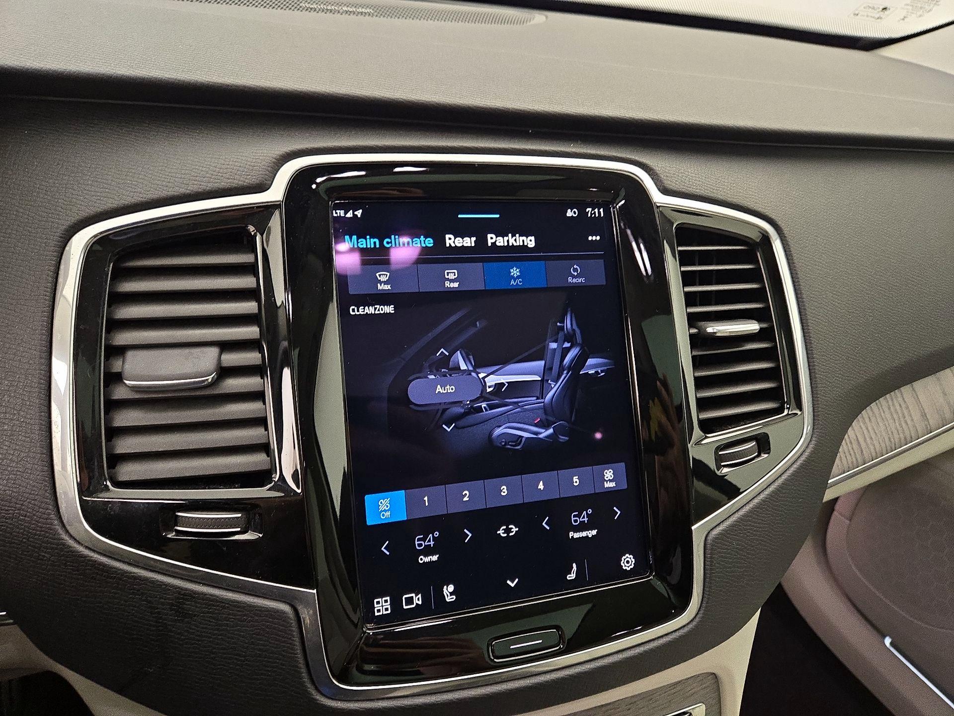 Thumbnail: 2023 Volvo XC90 - 17