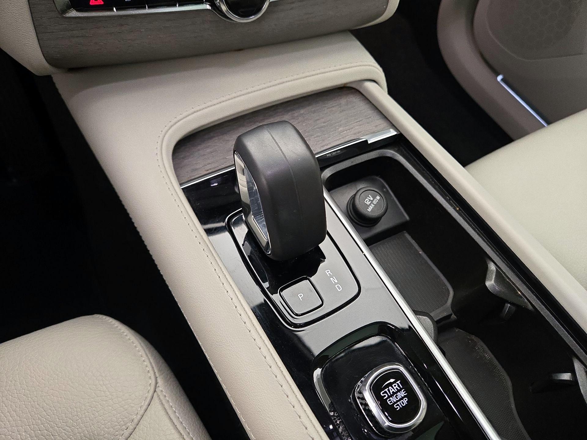 Thumbnail: 2023 Volvo XC90 - 18