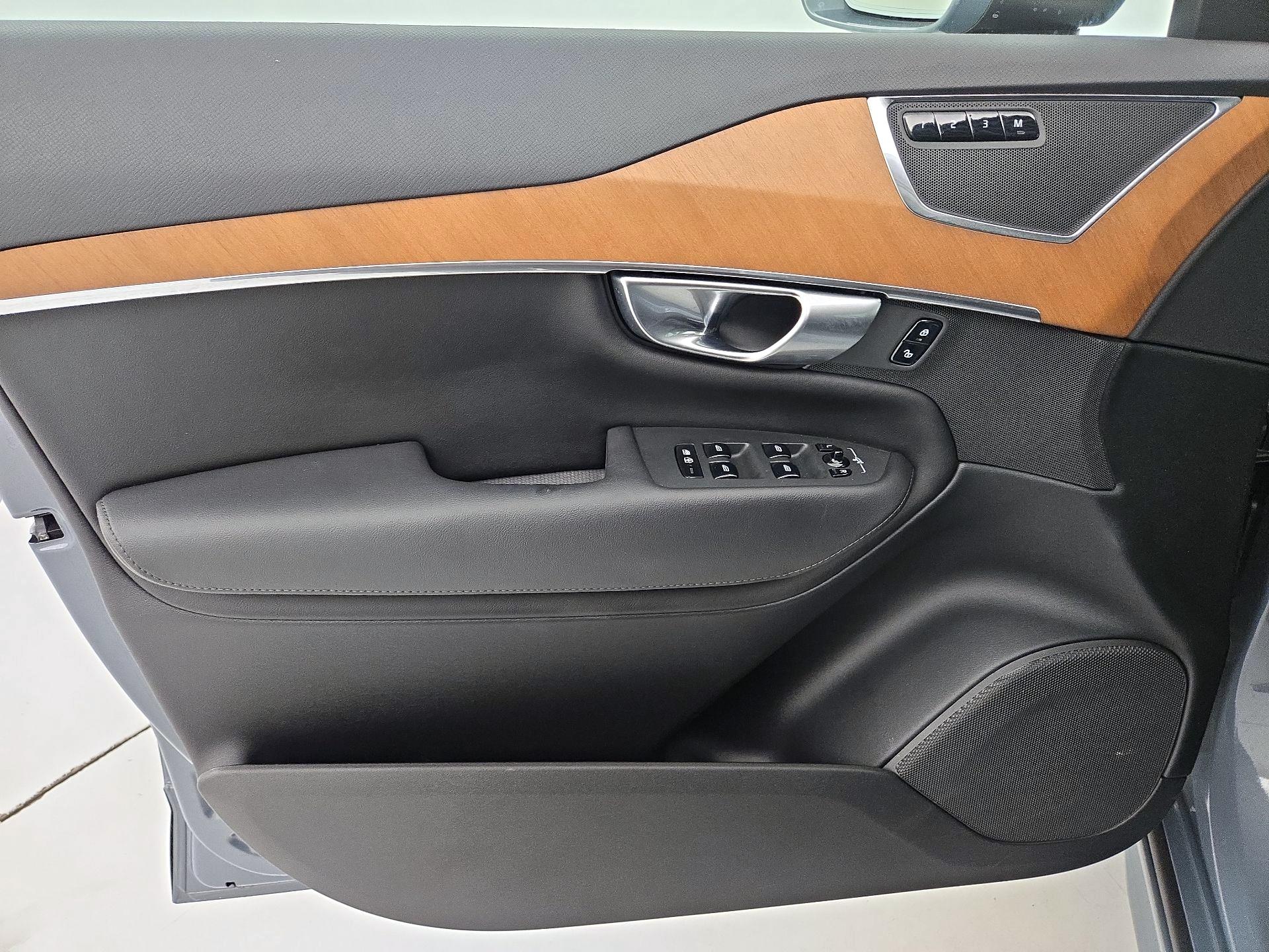 Thumbnail: 2023 Volvo XC90 - 12