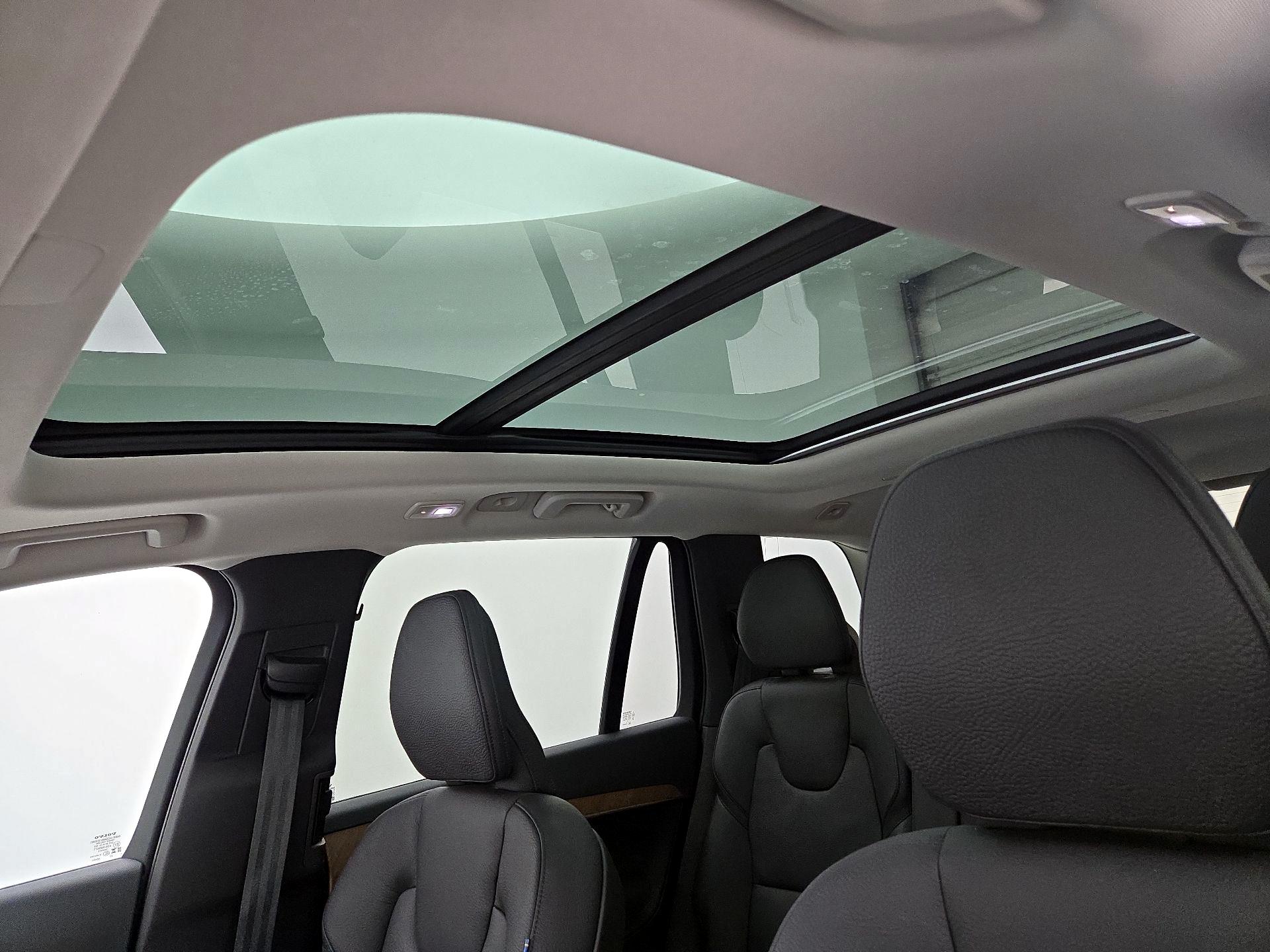 Thumbnail: 2023 Volvo XC90 - 20