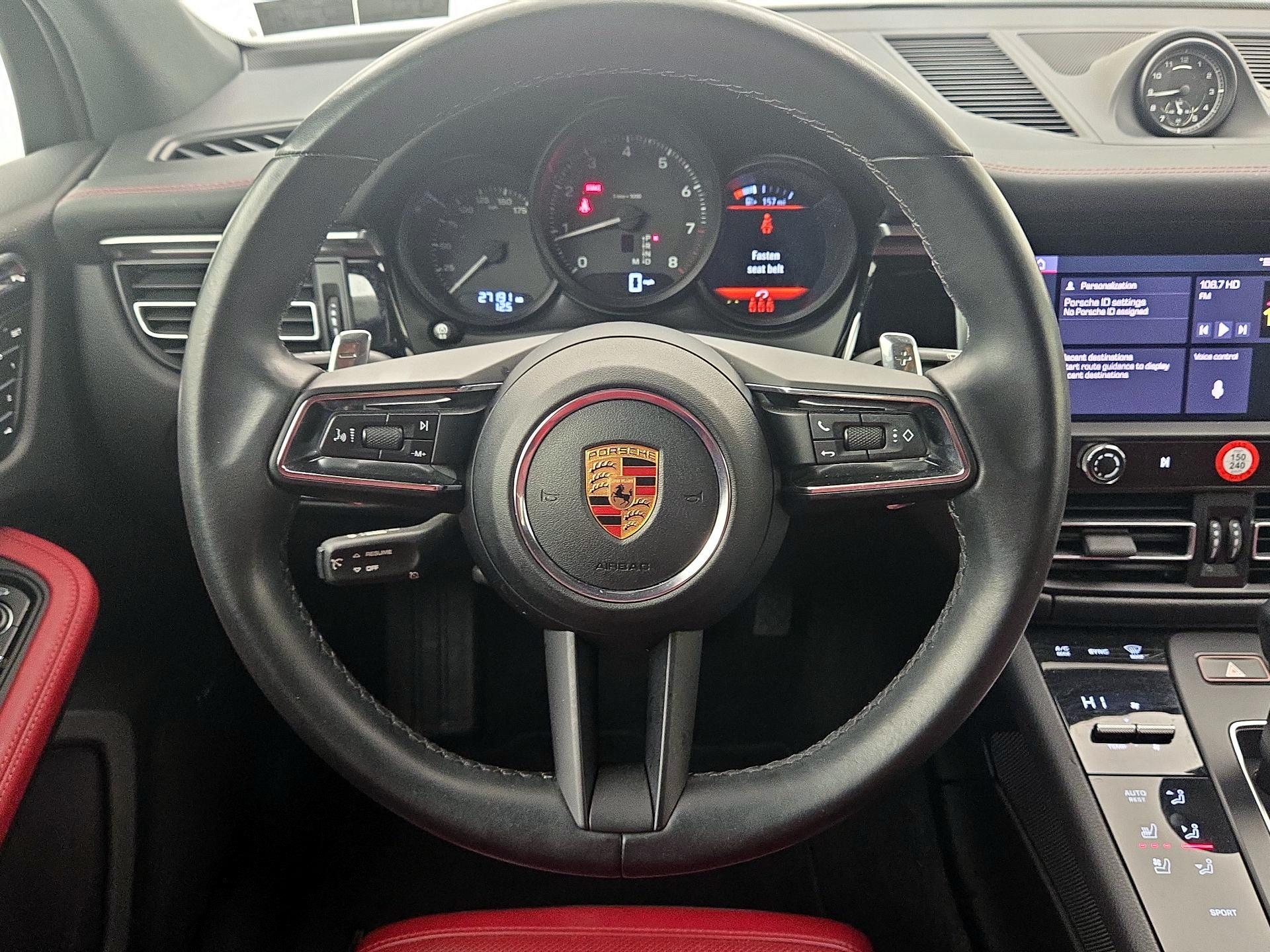 Thumbnail: 2022 Porsche Macan - 10