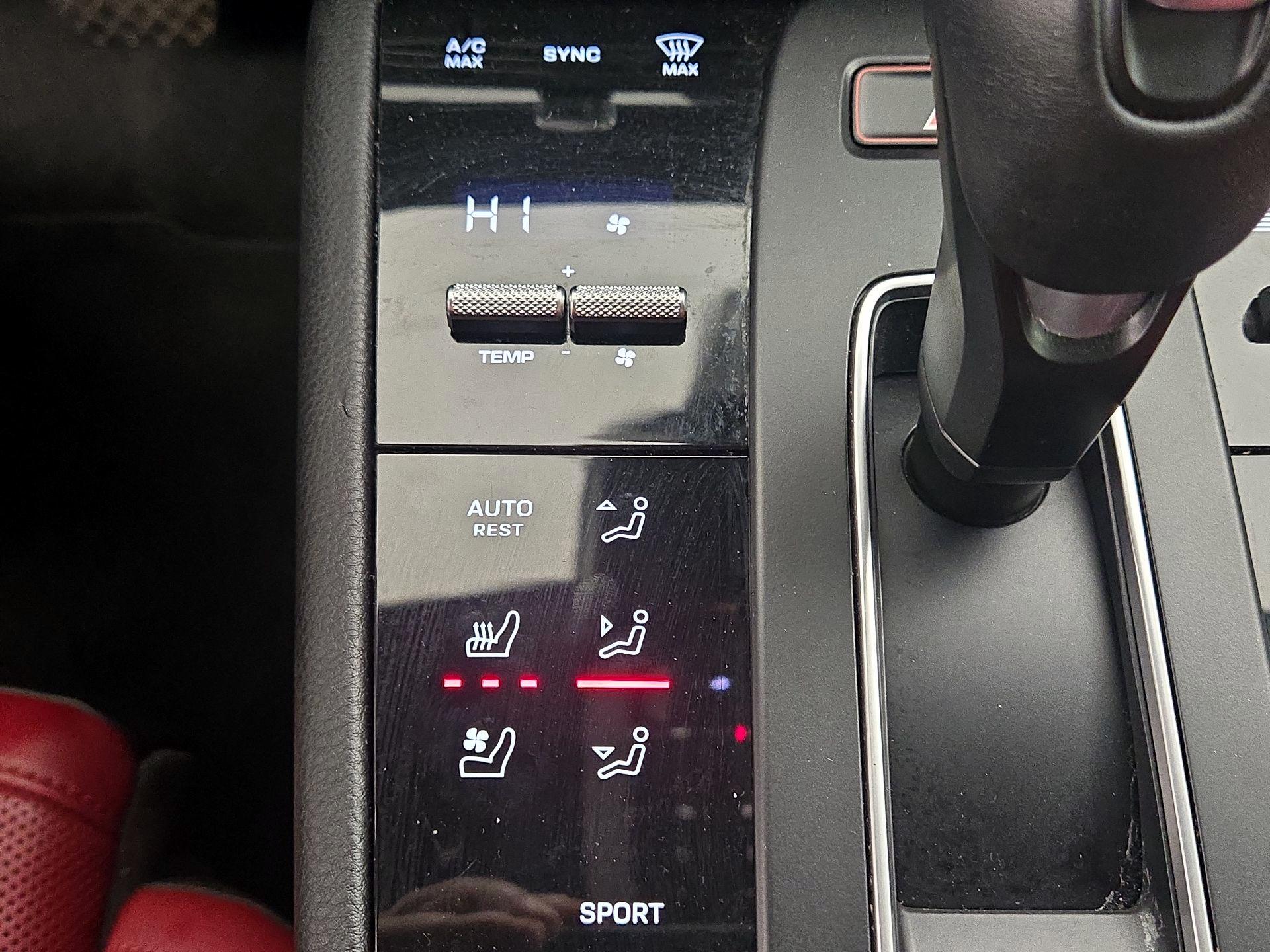 Thumbnail: 2022 Porsche Macan - 16