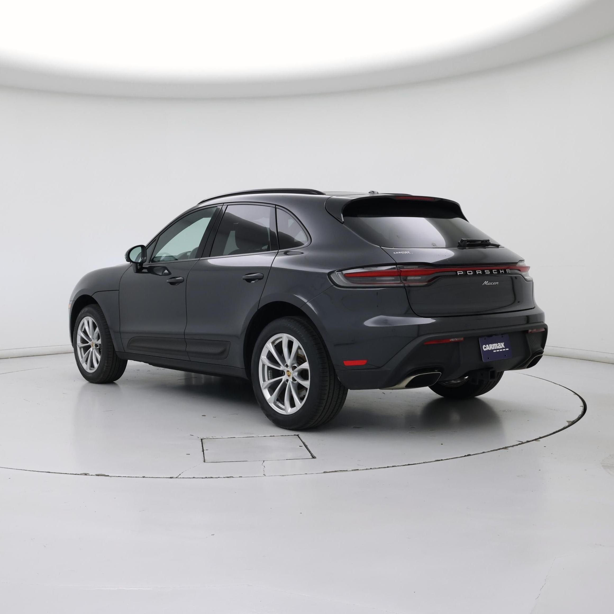 Thumbnail: 2022 Porsche Macan - 2