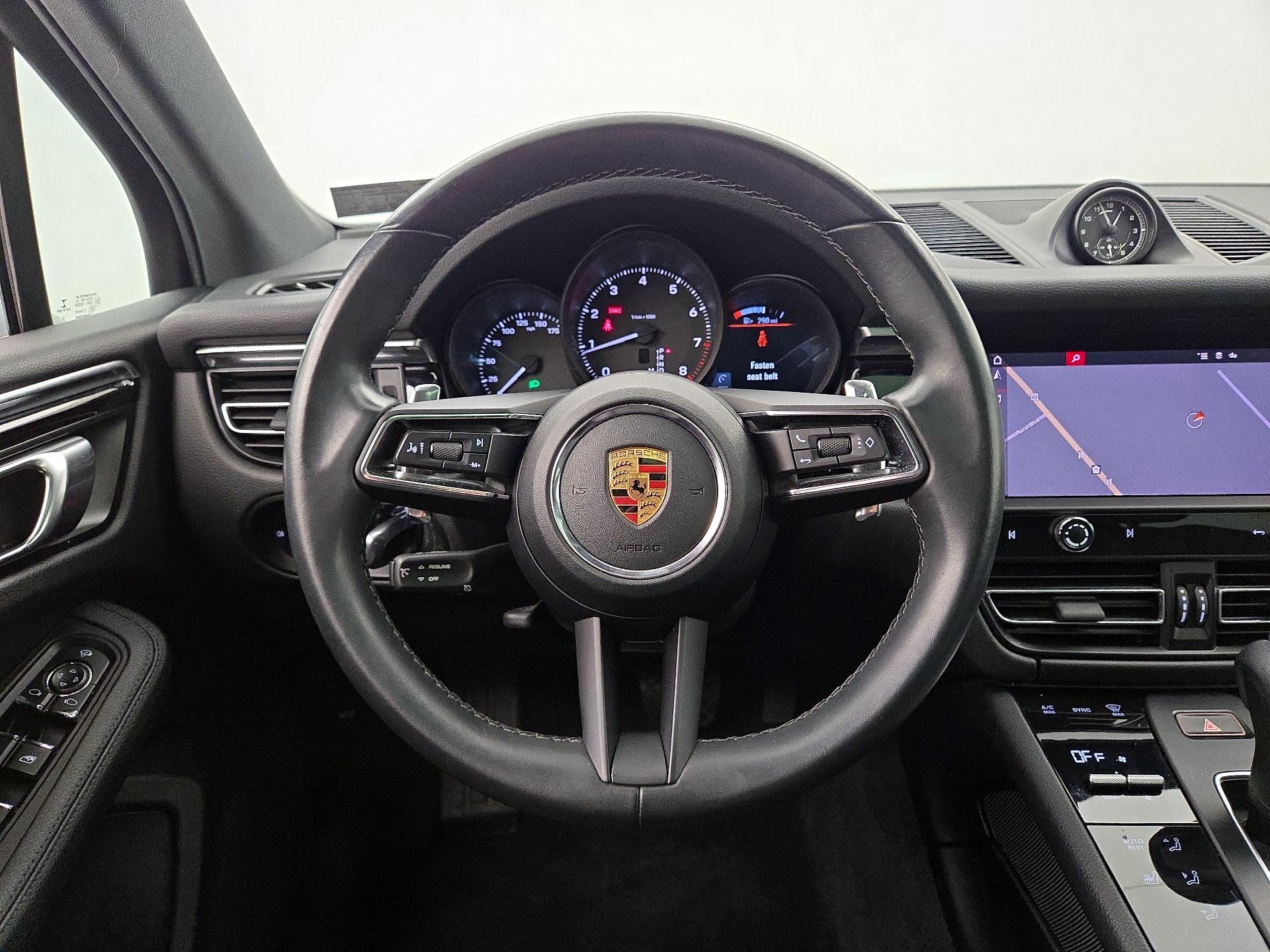 Thumbnail: 2022 Porsche Macan - 10