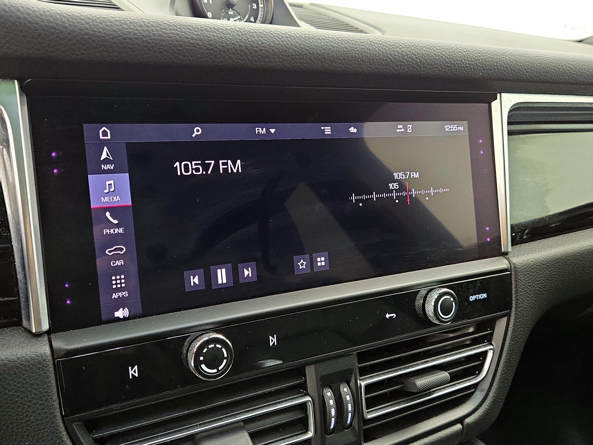 Thumbnail: 2022 Porsche Macan - 16