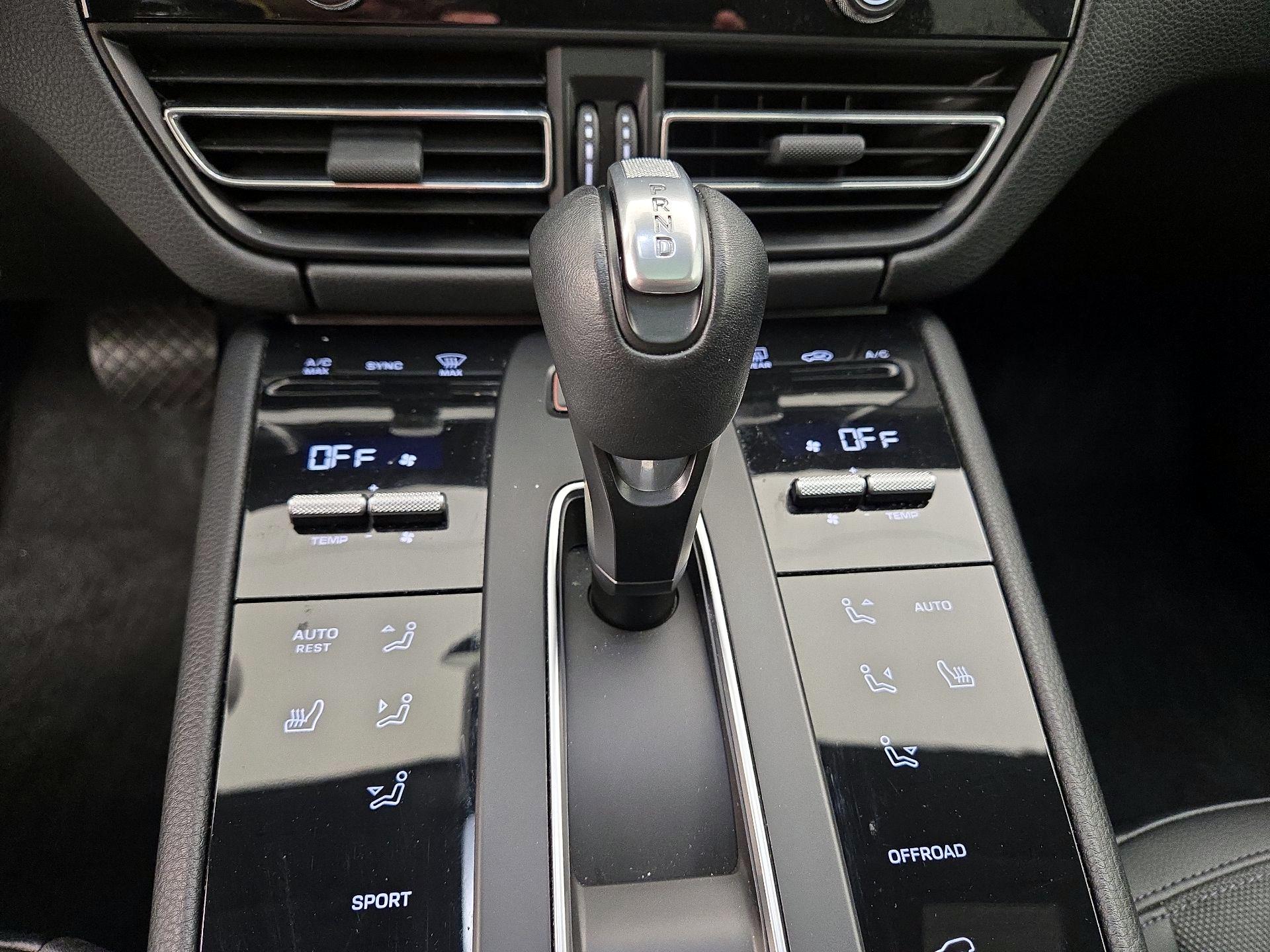 Thumbnail: 2022 Porsche Macan - 18