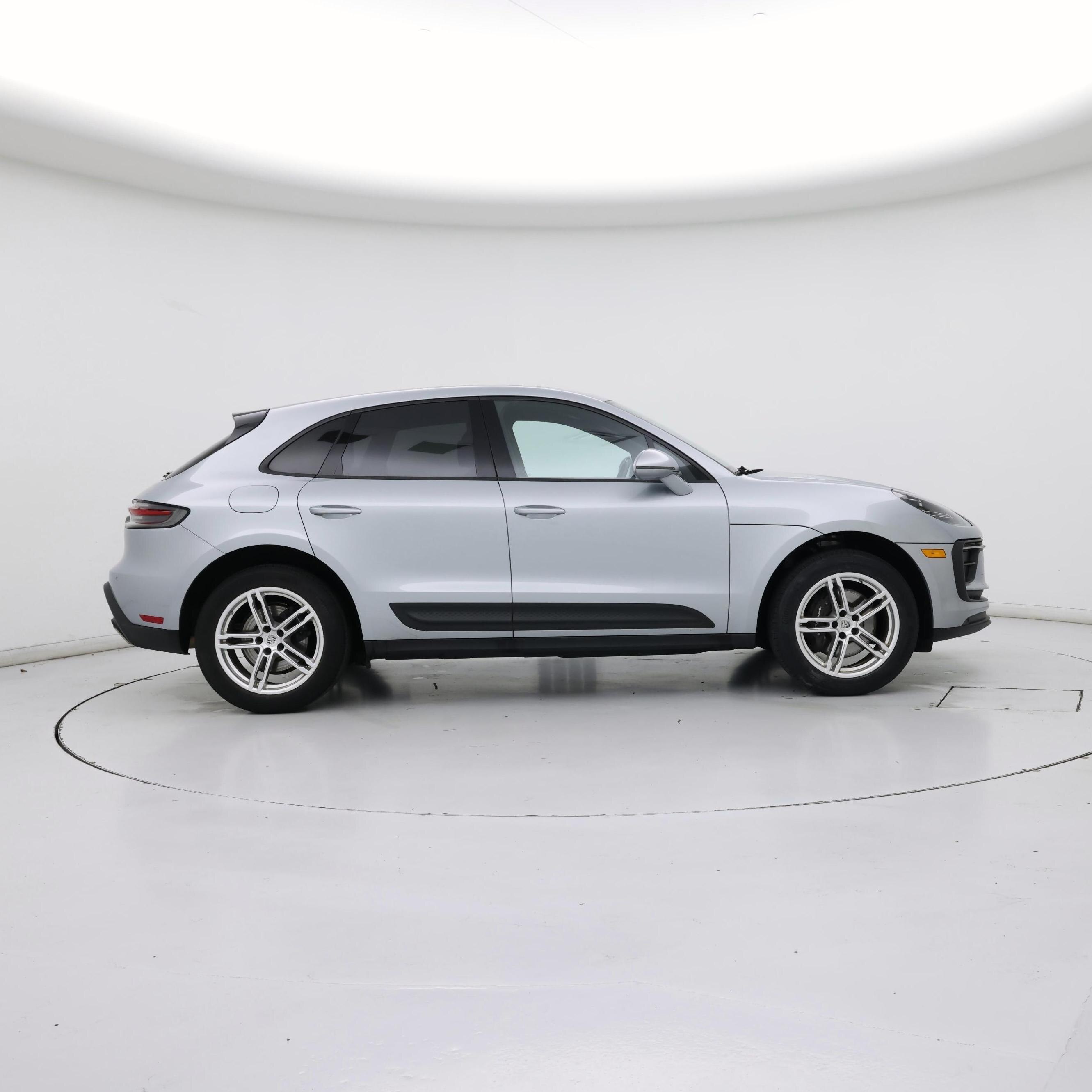 Thumbnail: 2022 Porsche Macan - 7