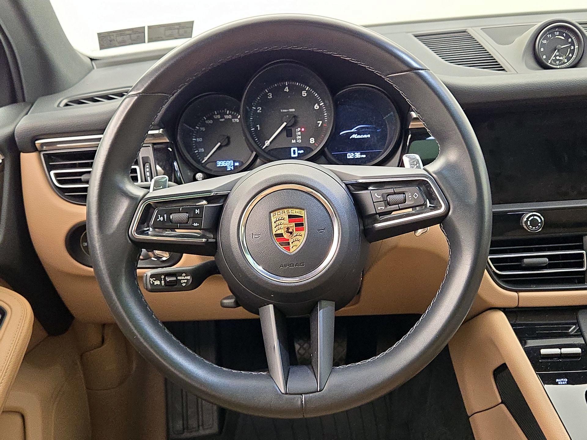 Thumbnail: 2023 Porsche Macan - 10