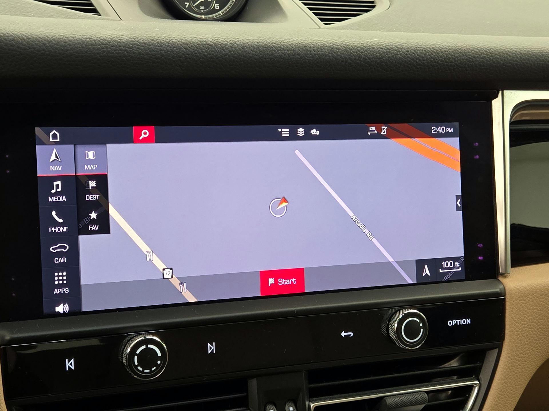 Thumbnail: 2023 Porsche Macan - 14