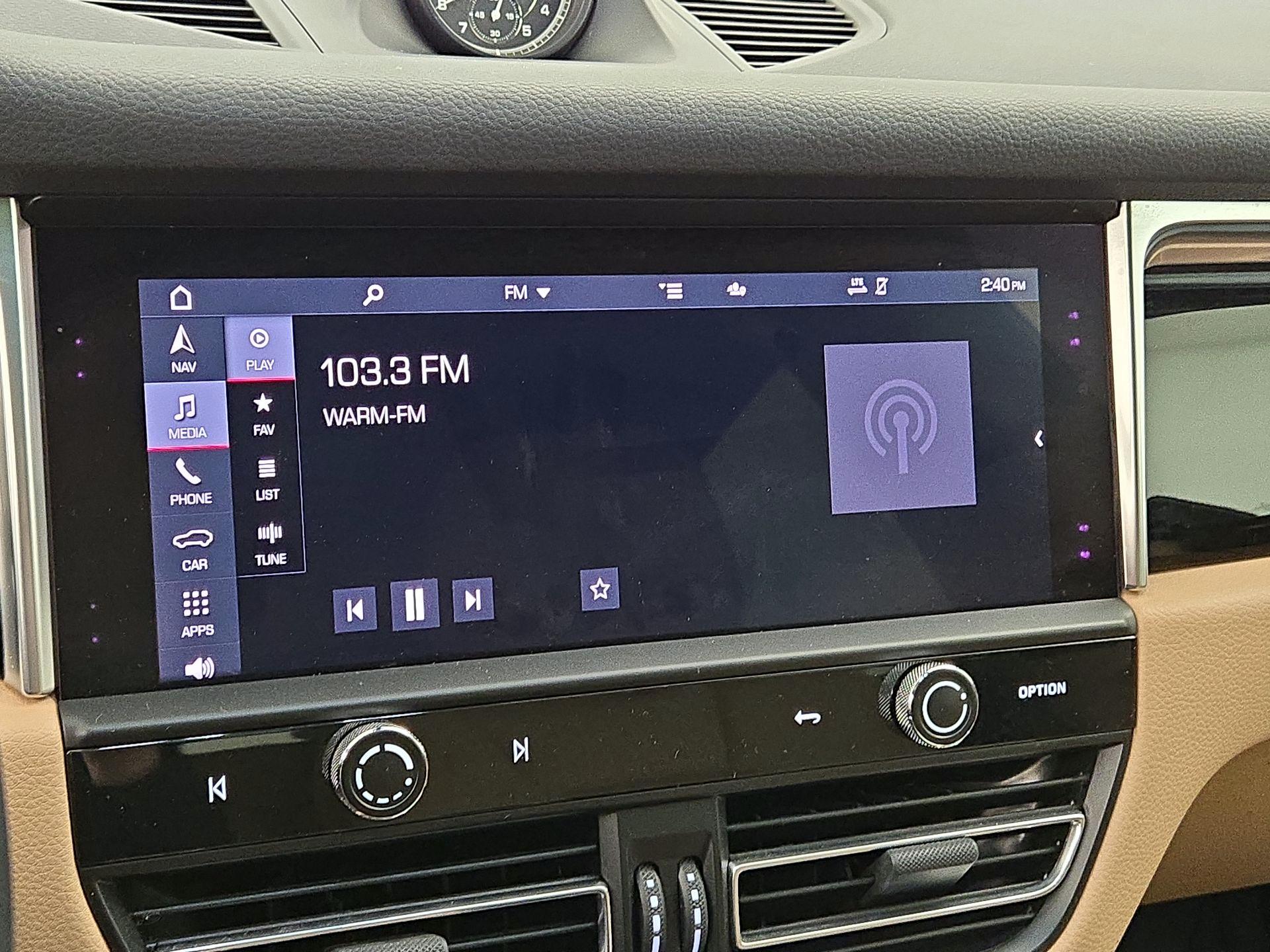 Thumbnail: 2023 Porsche Macan - 16