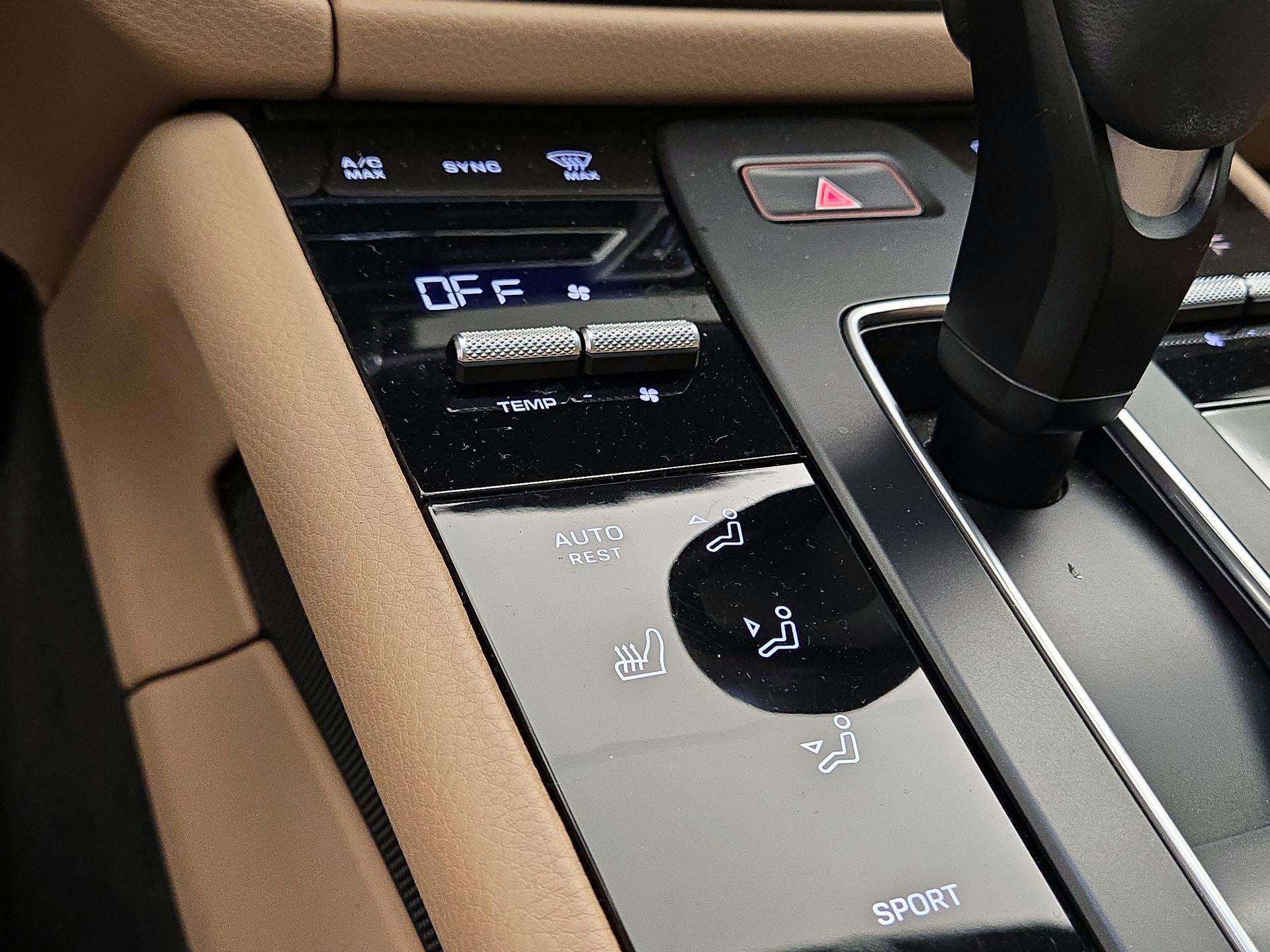 Thumbnail: 2023 Porsche Macan - 17