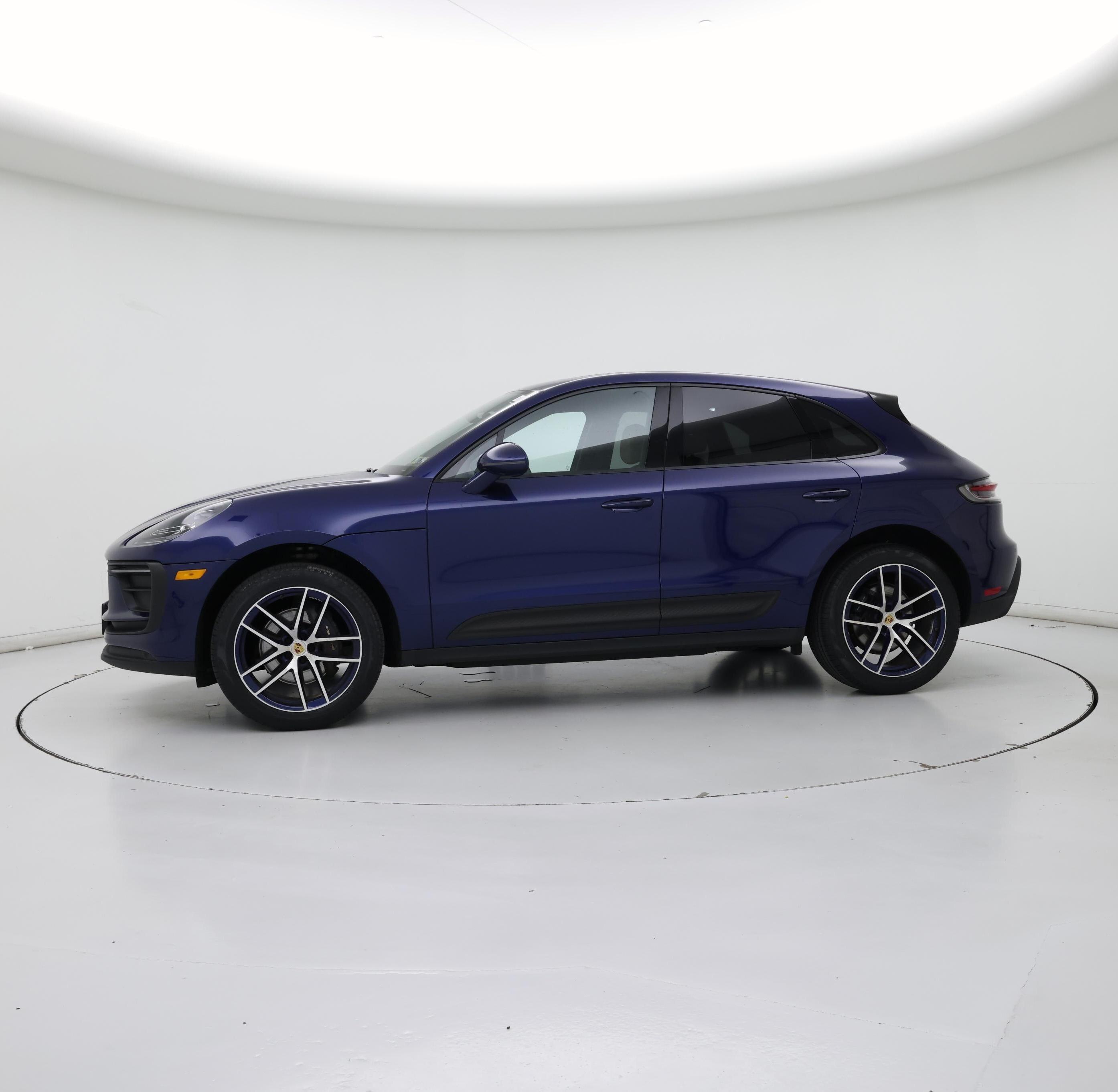 Thumbnail: 2023 Porsche Macan - 3