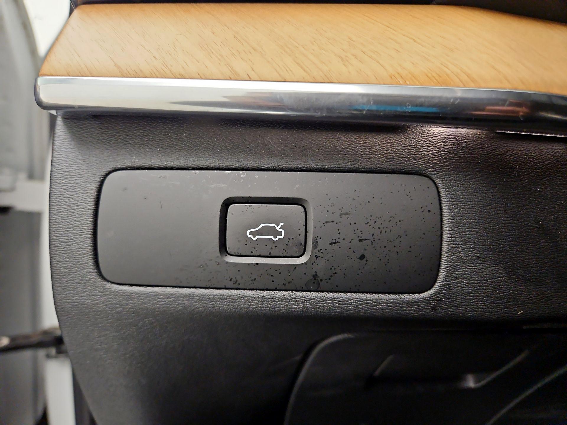 Thumbnail: 2024 Volvo XC90 - 13