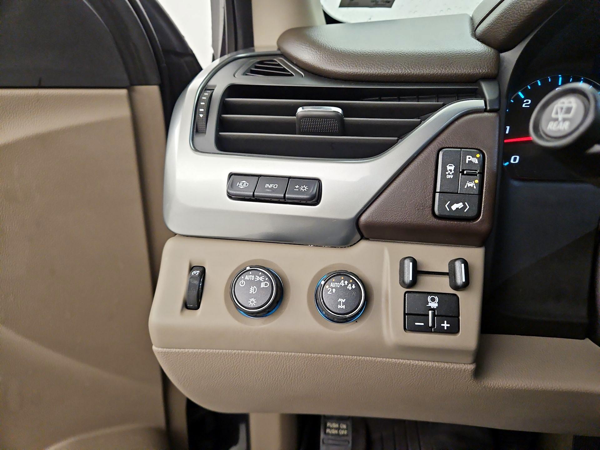 Thumbnail: 2018 Chevrolet Tahoe - 13