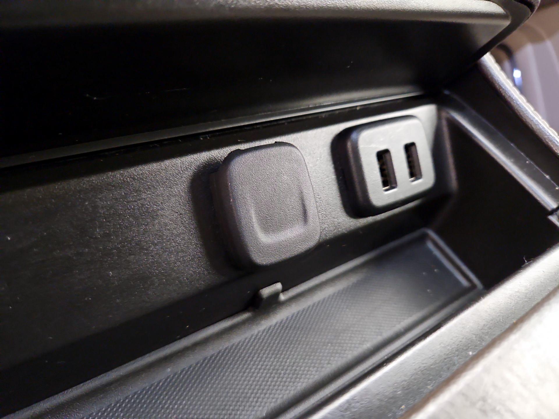 Thumbnail: 2018 Chevrolet Tahoe - 18