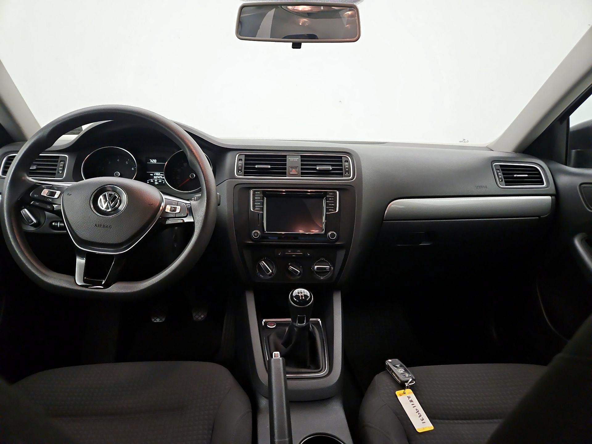Thumbnail: 2016 Volkswagen Jetta - 9