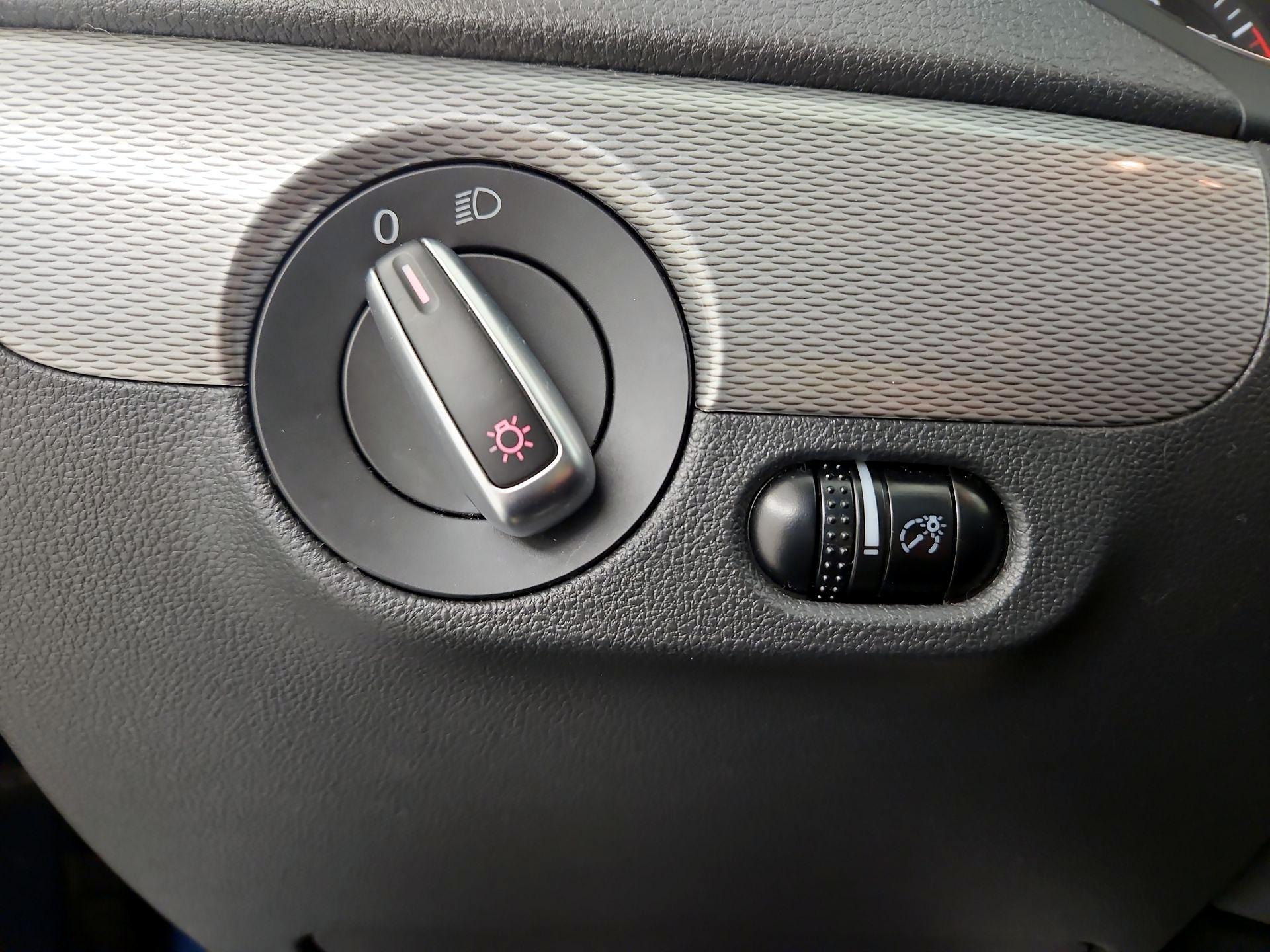Thumbnail: 2016 Volkswagen Jetta - 13