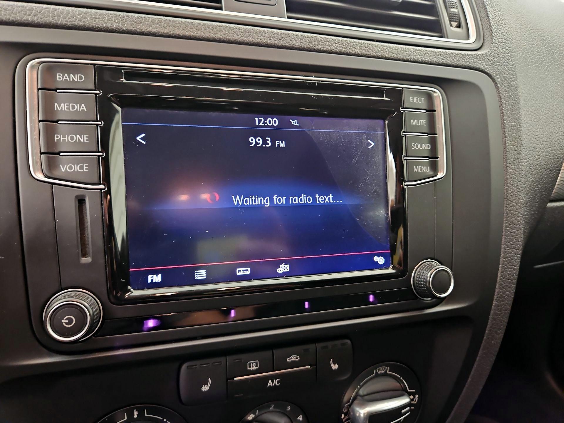 Thumbnail: 2016 Volkswagen Jetta - 15