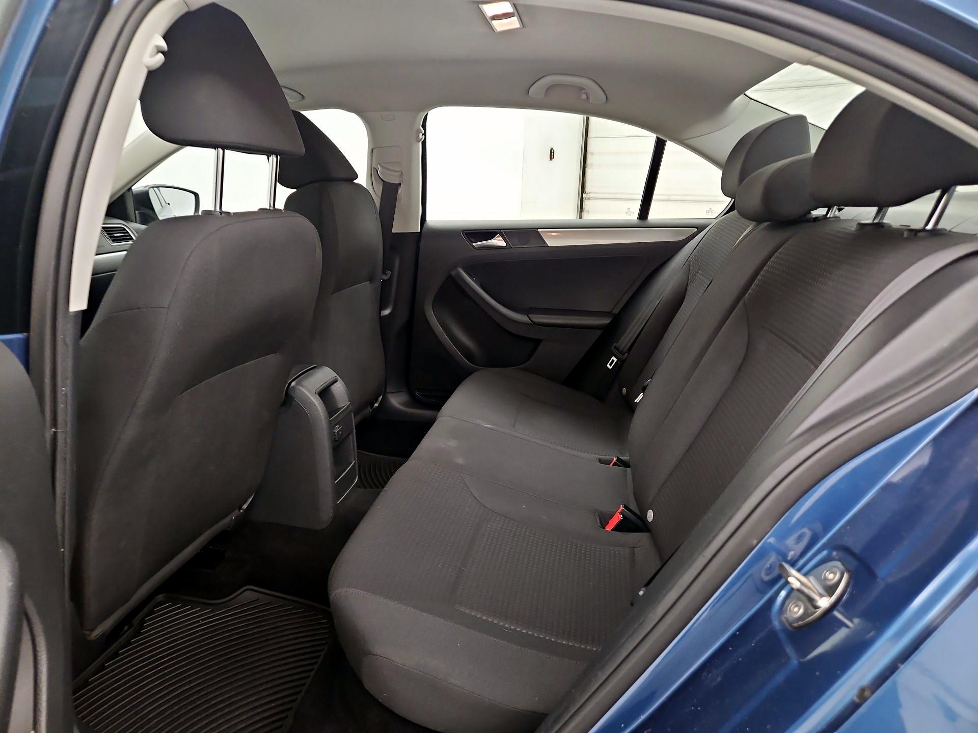 Thumbnail: 2016 Volkswagen Jetta - 19