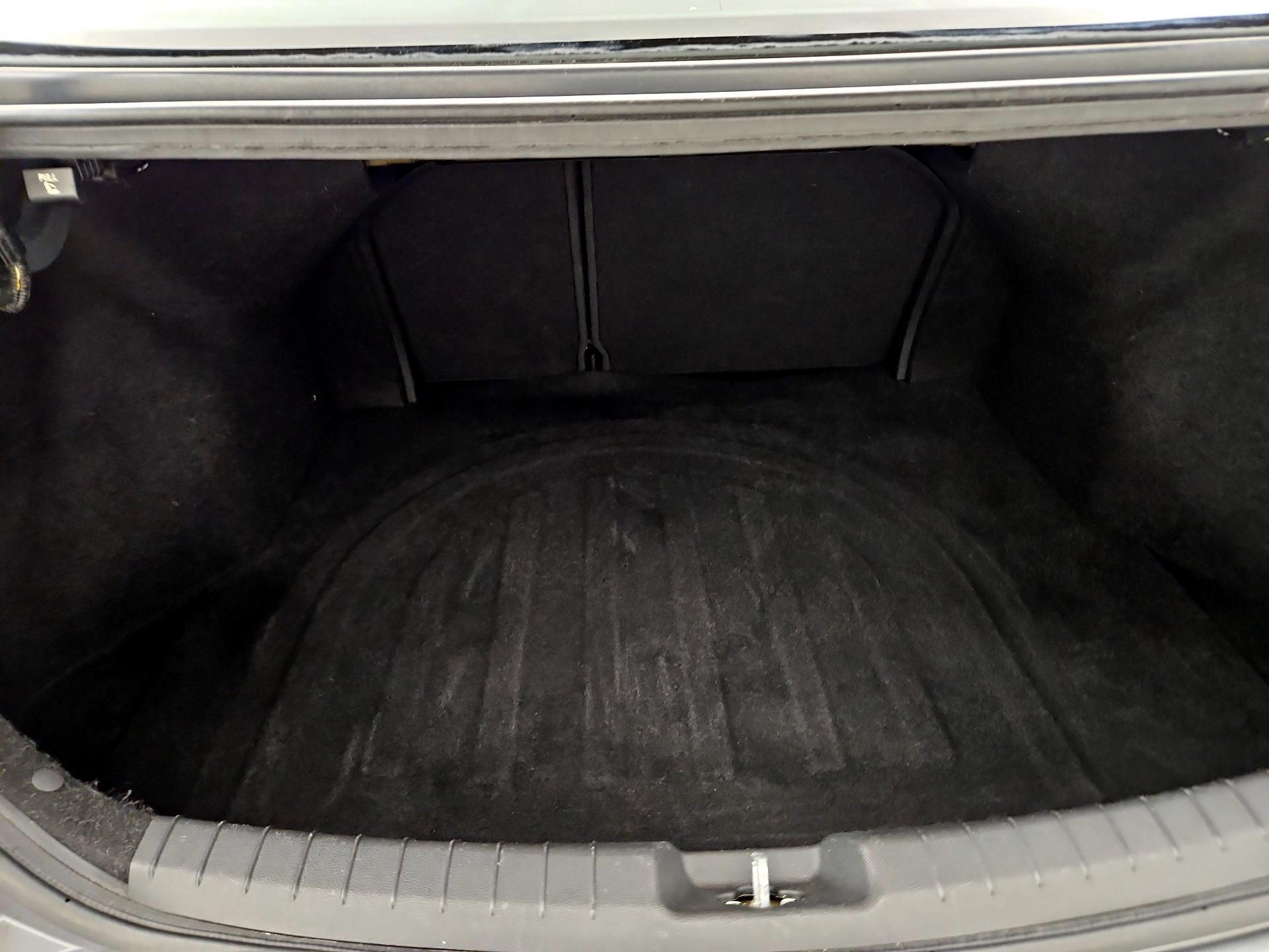 Thumbnail: 2018 Hyundai Elantra - 19