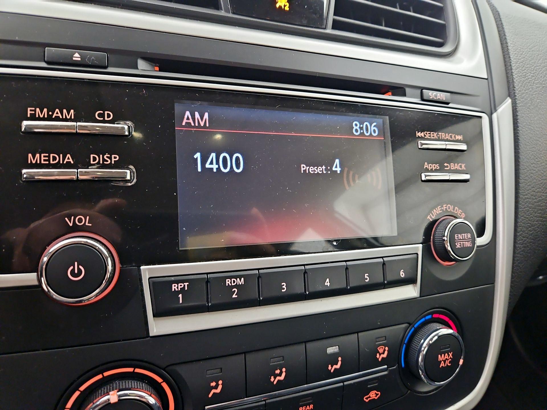 Thumbnail: 2016 Nissan Altima - 15