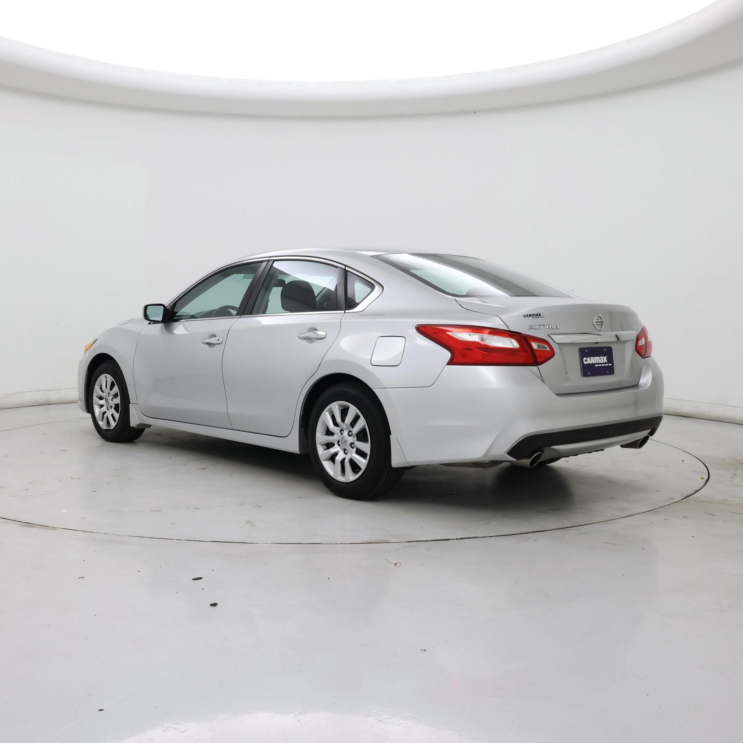 Thumbnail: 2016 Nissan Altima - 2