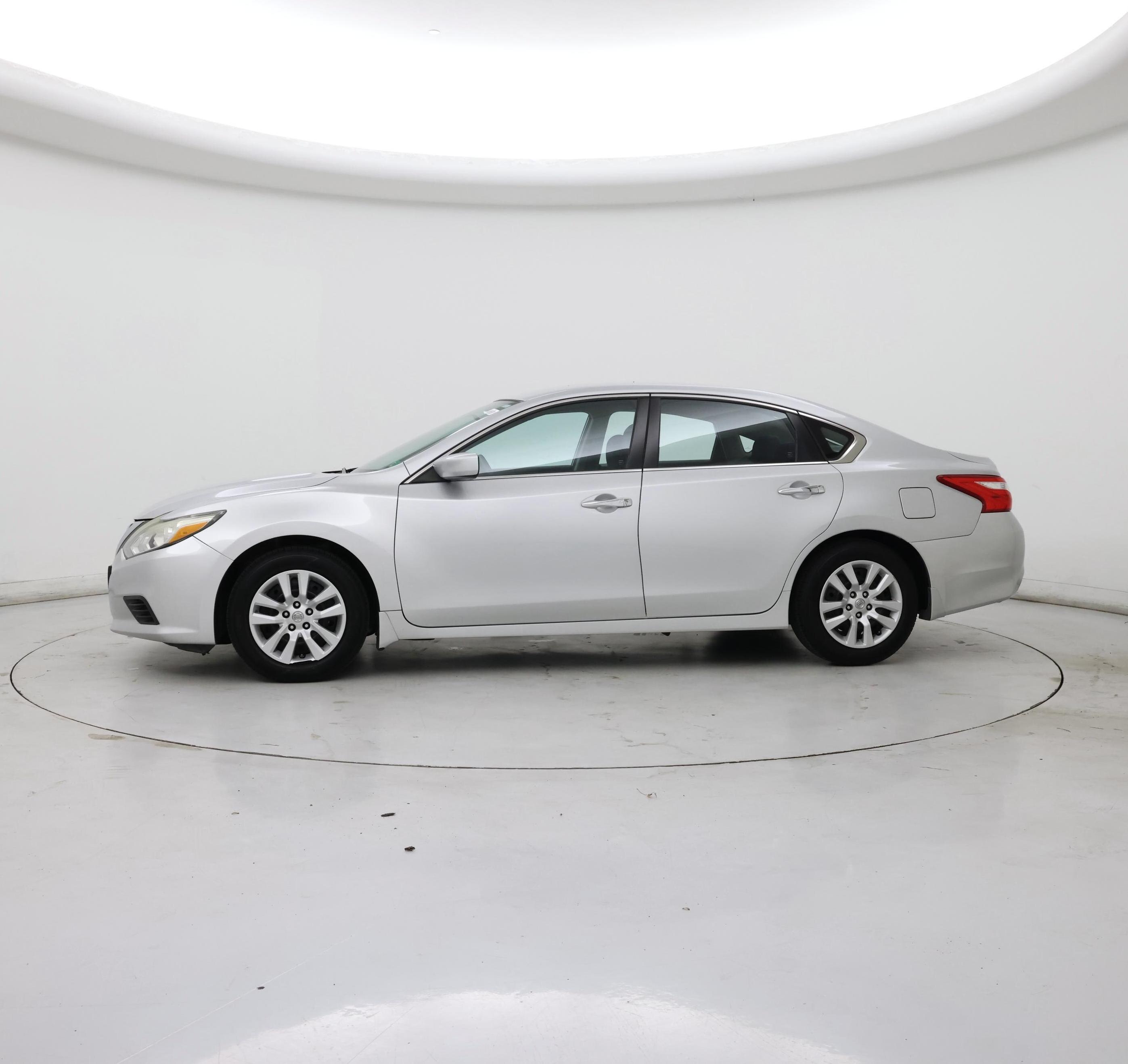 Thumbnail: 2016 Nissan Altima - 3