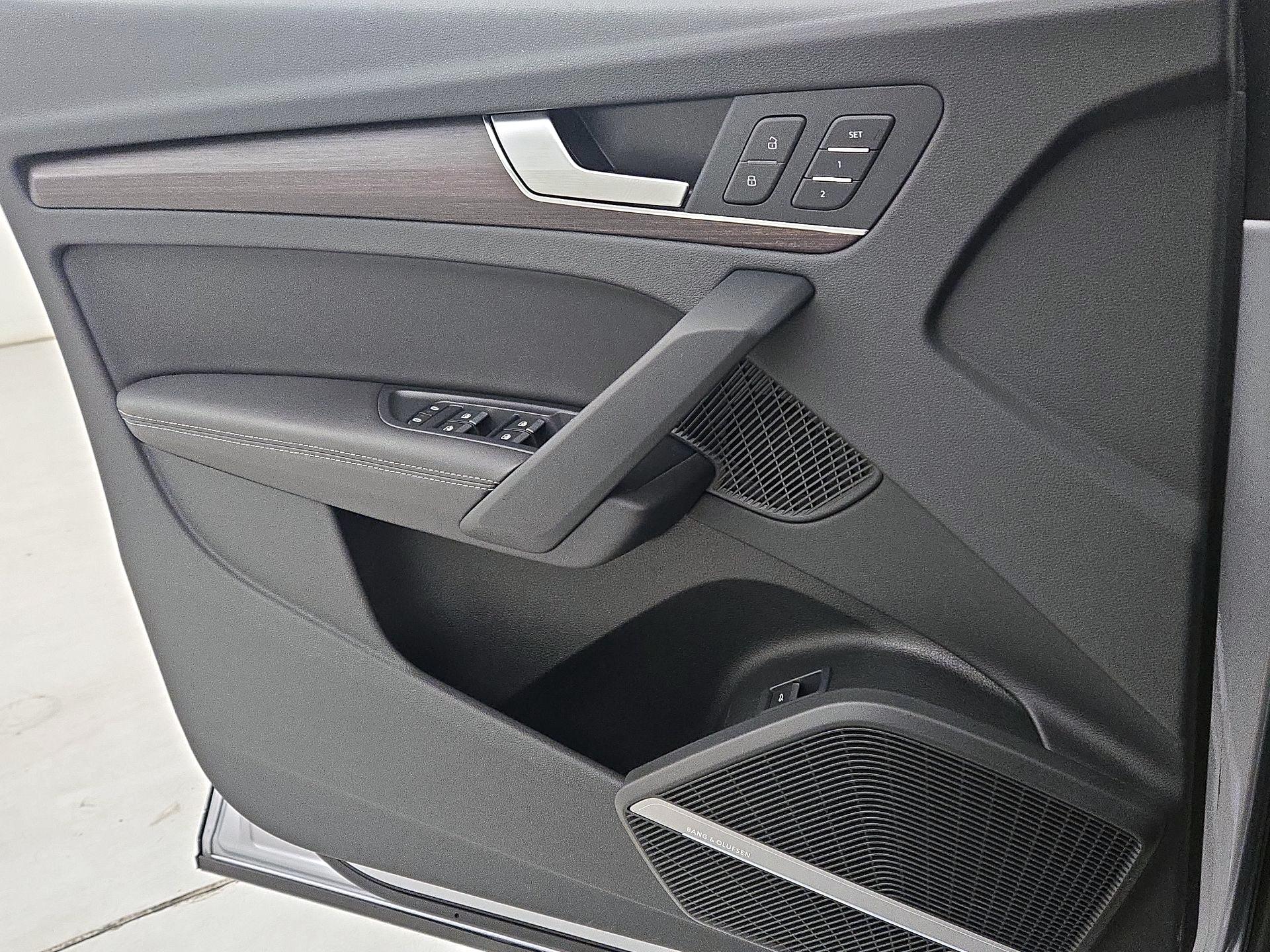 Thumbnail: 2022 Audi Q5 - 12