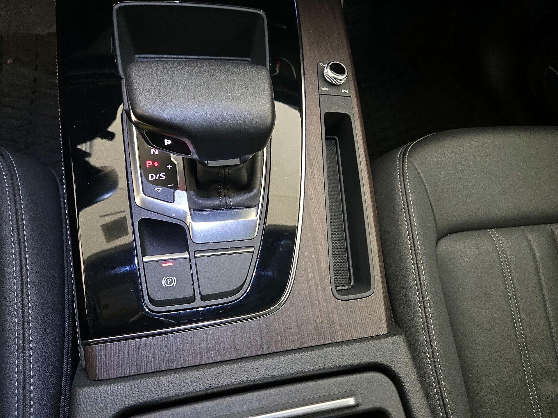 Thumbnail: 2022 Audi Q5 - 18