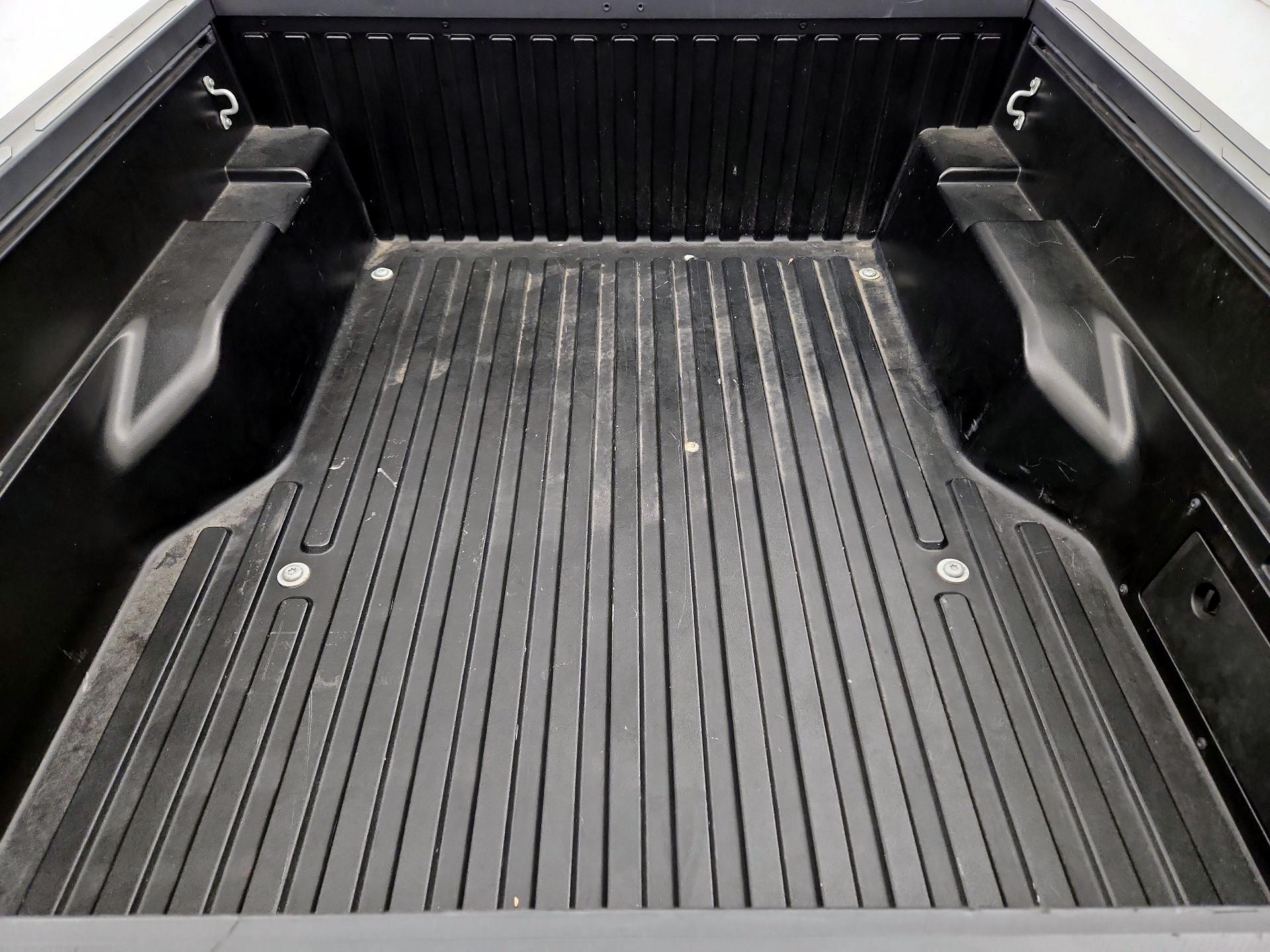 Thumbnail: 2023 Toyota Tacoma - 20