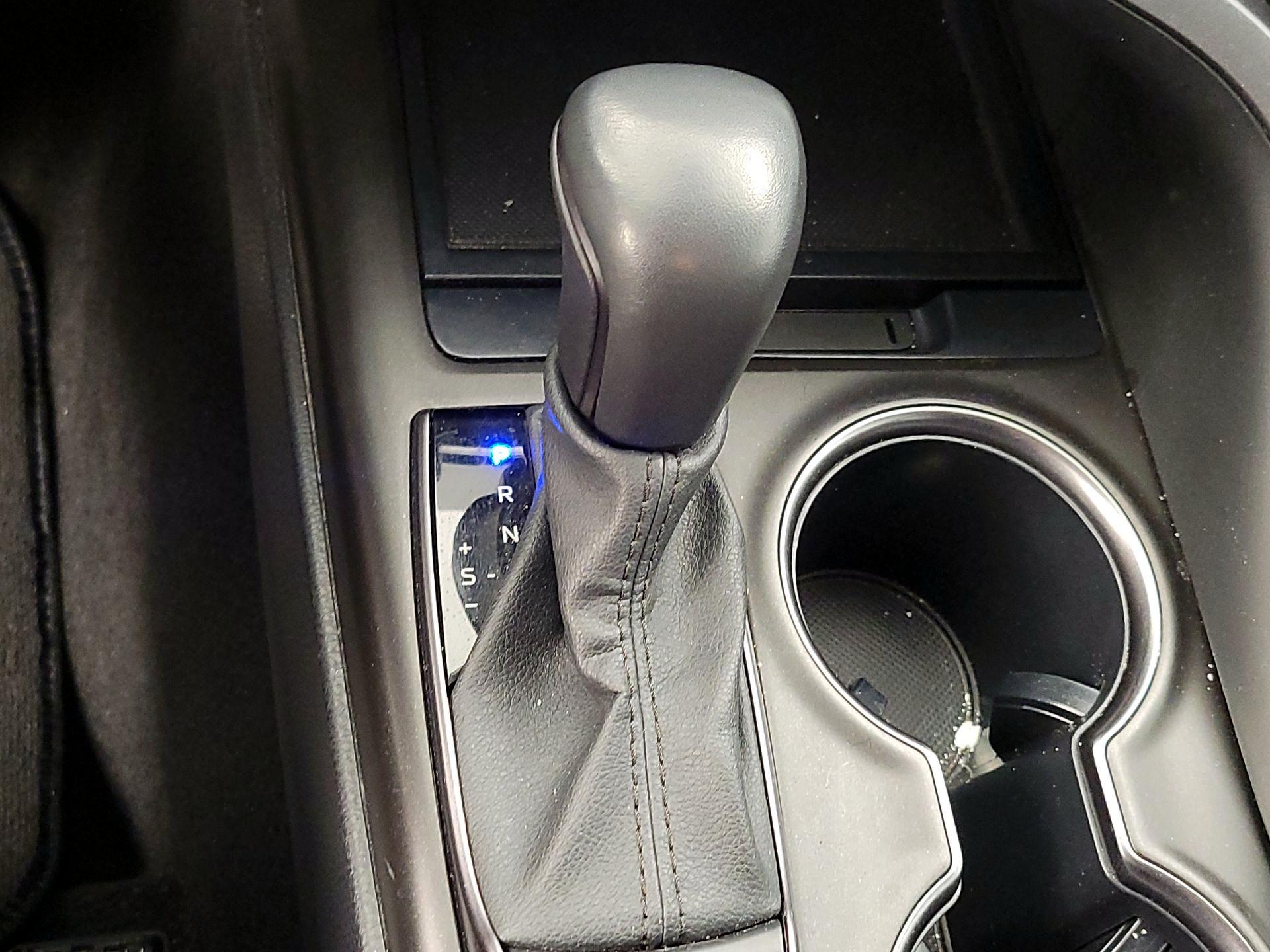 Thumbnail: 2023 Toyota Camry - 17