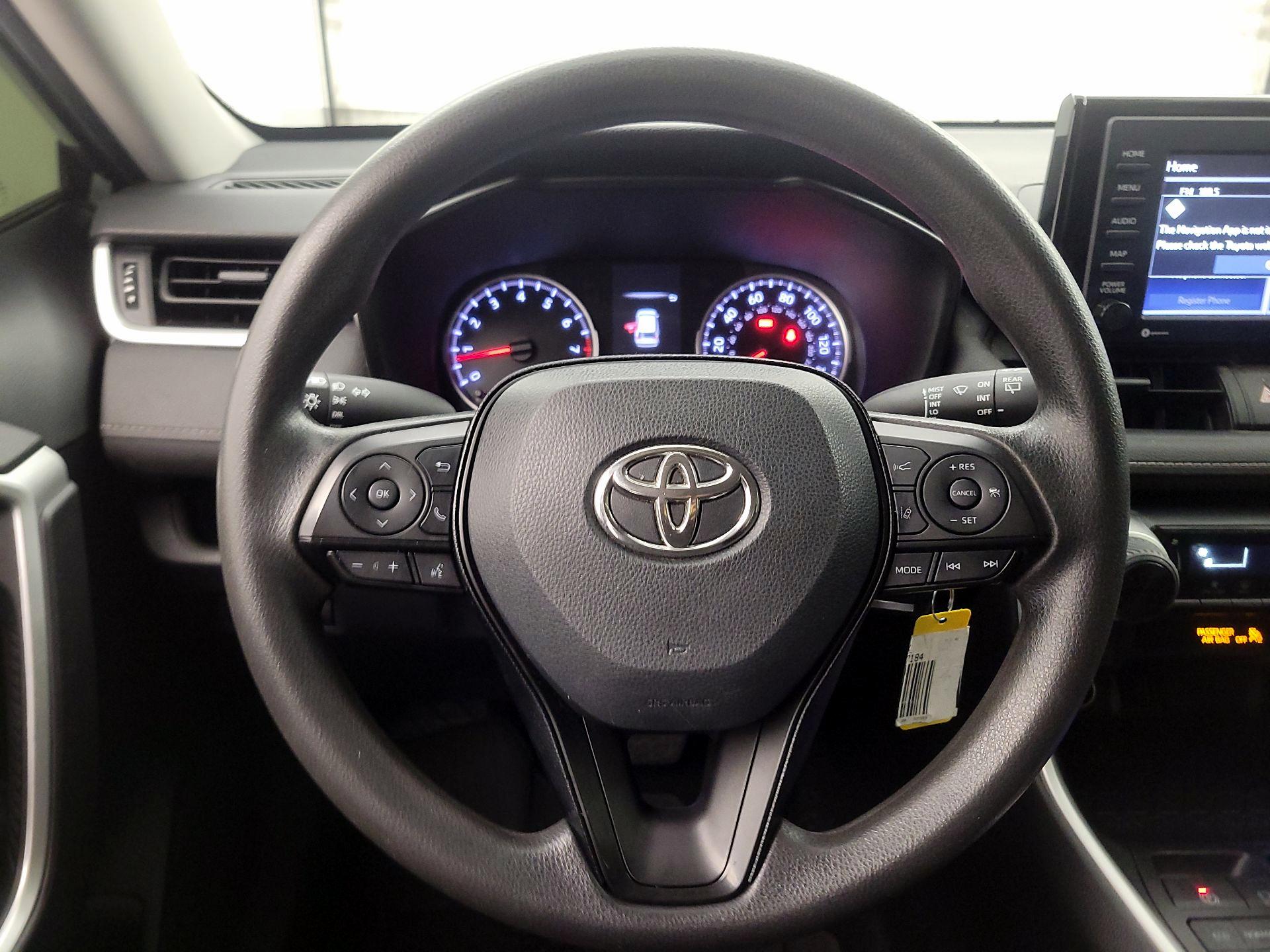 Thumbnail: 2020 Toyota RAV4 - 10