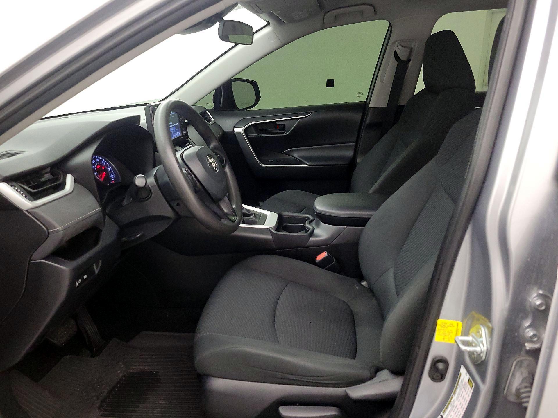 Thumbnail: 2020 Toyota RAV4 - 11