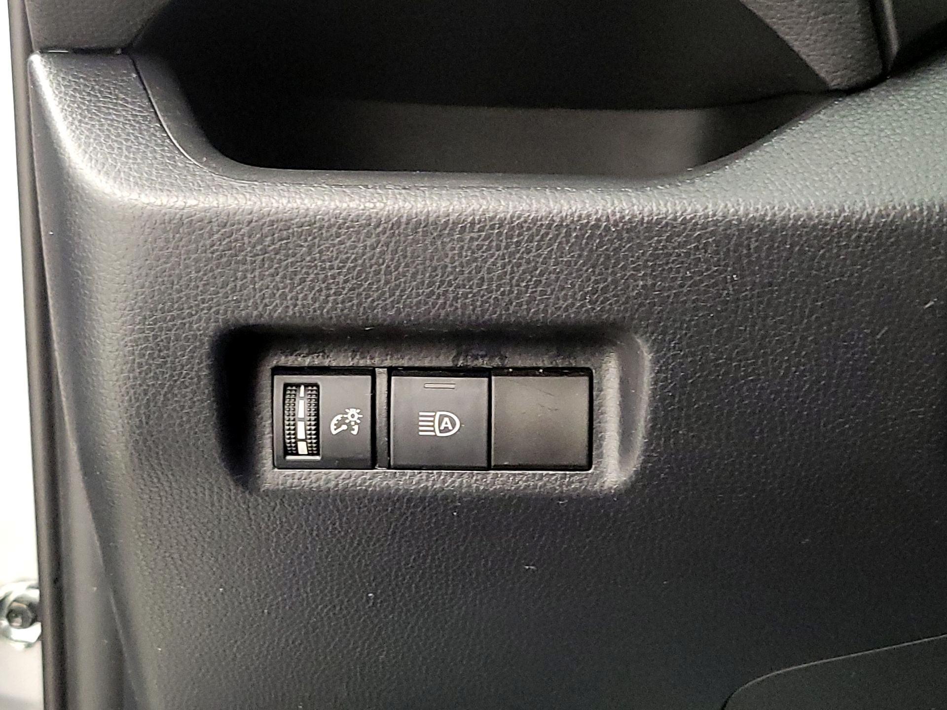 Thumbnail: 2020 Toyota RAV4 - 13