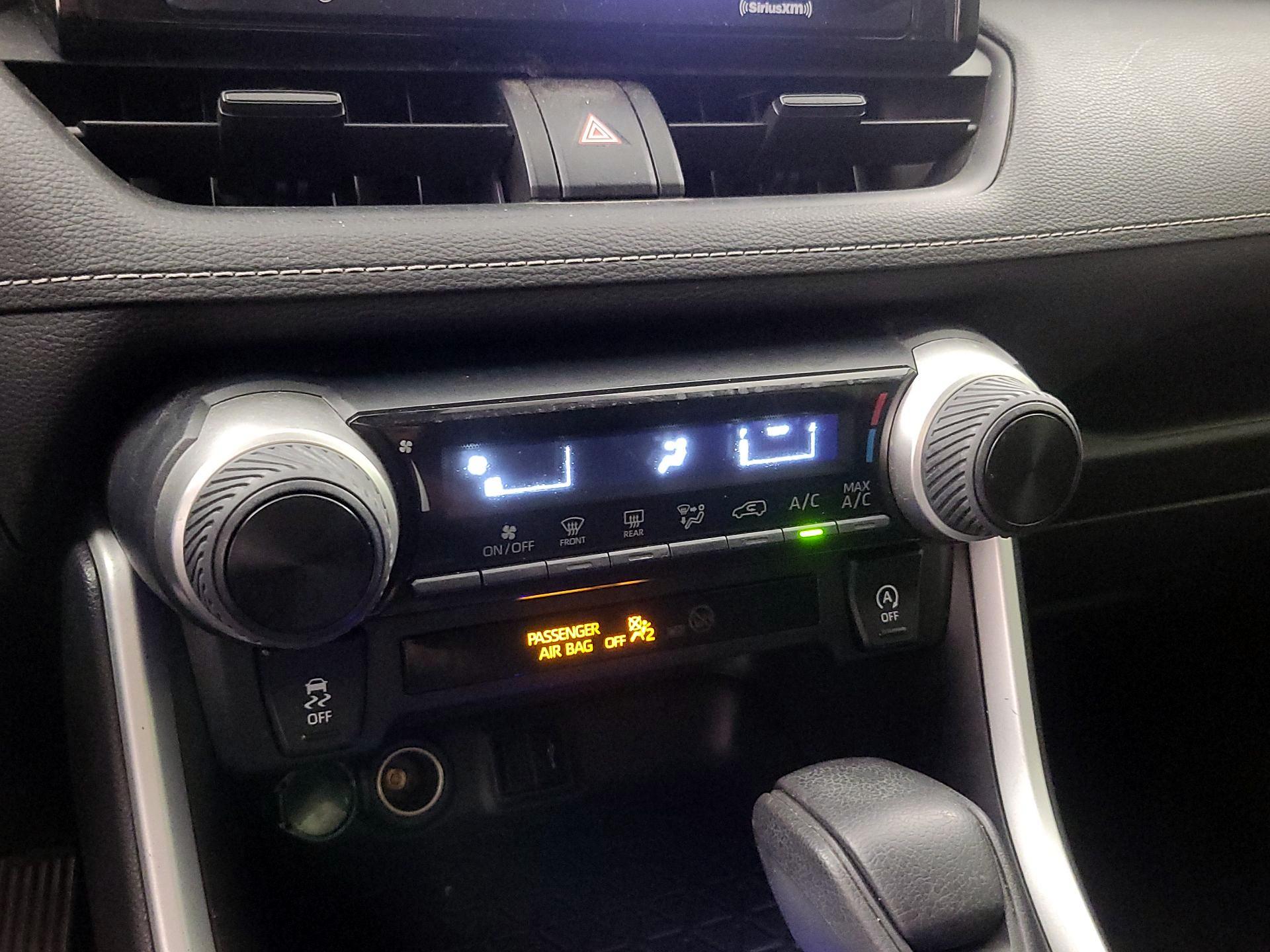 Thumbnail: 2020 Toyota RAV4 - 16