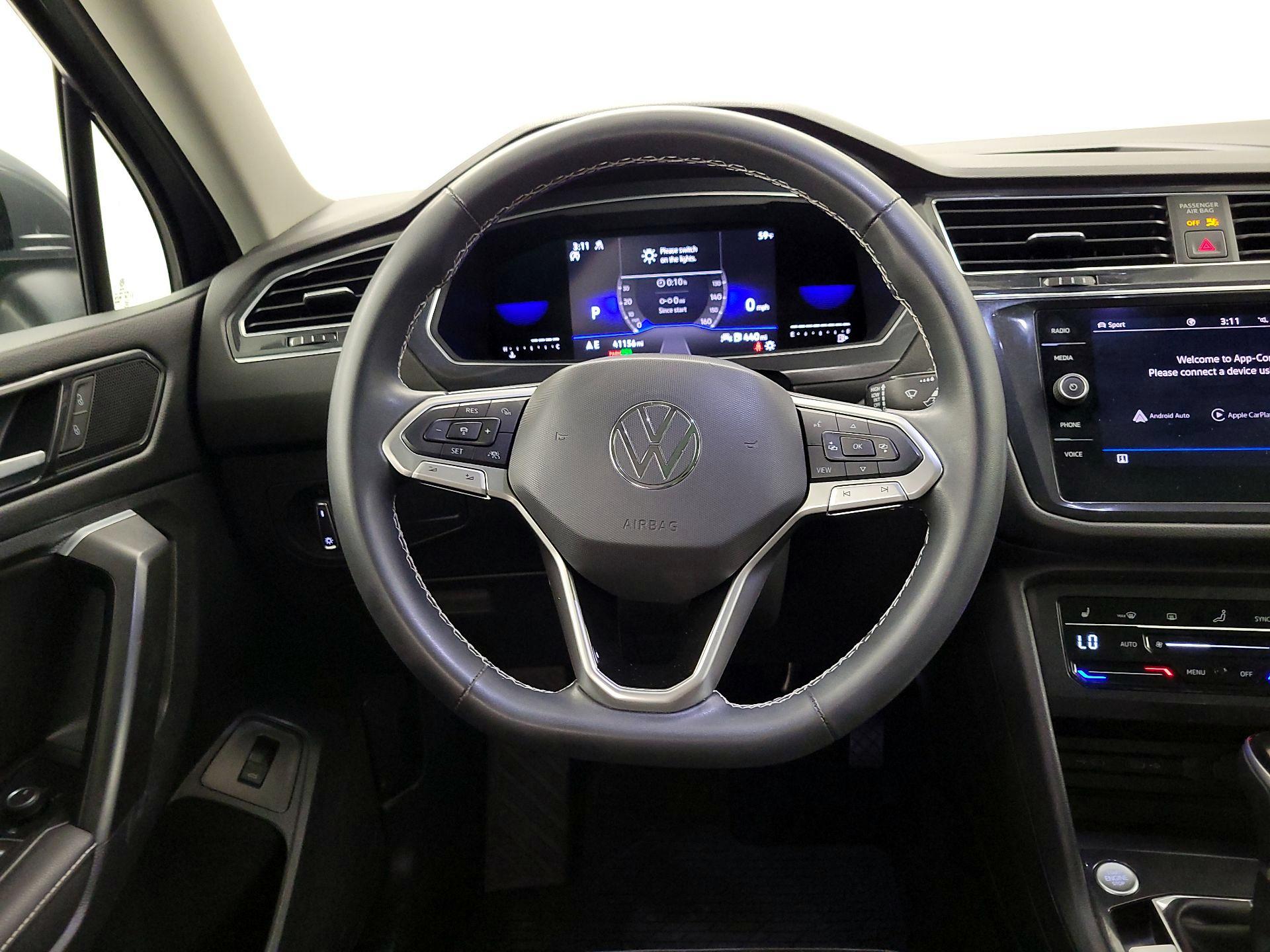 Thumbnail: 2022 Volkswagen Tiguan - 10