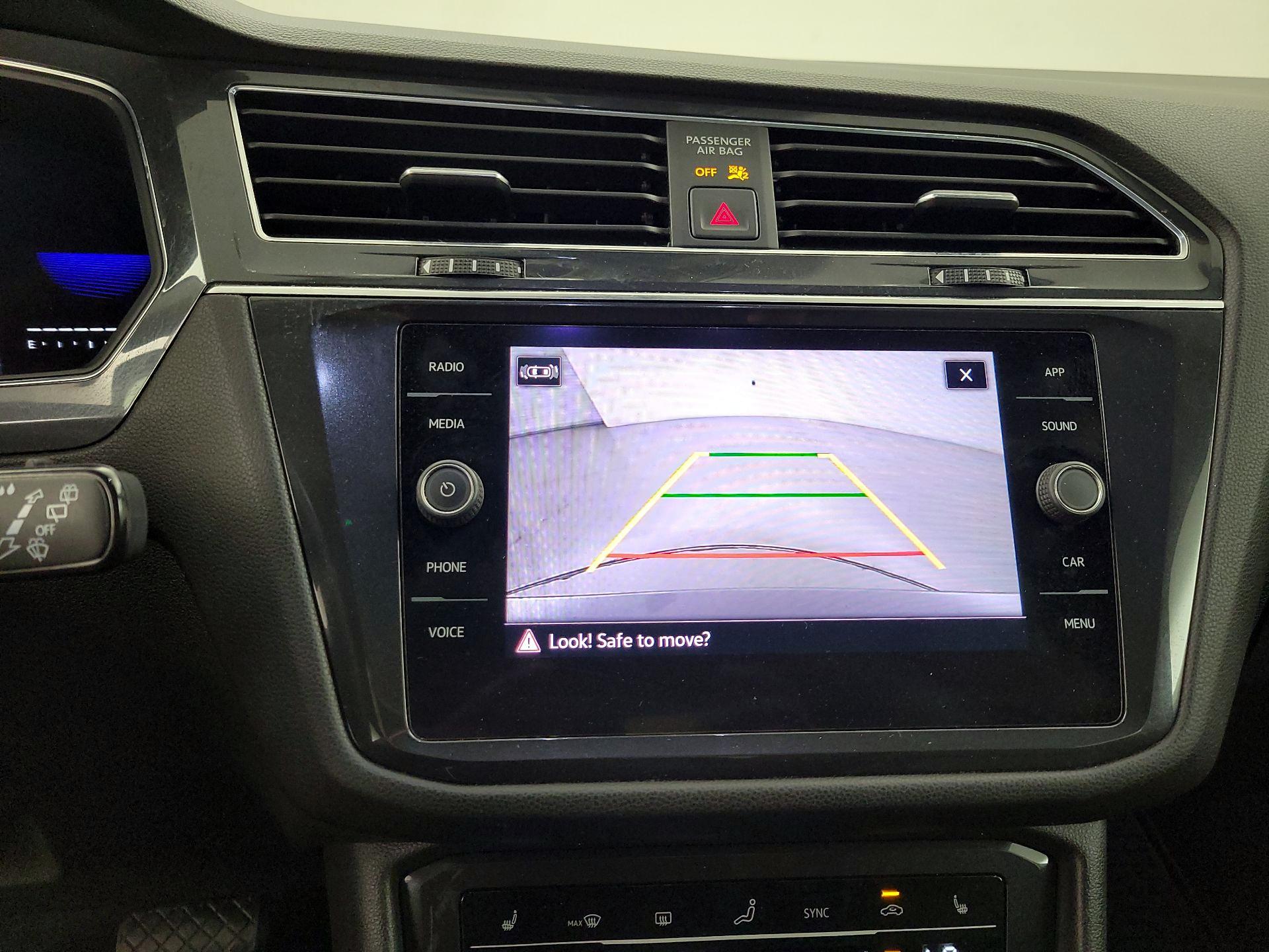 Thumbnail: 2022 Volkswagen Tiguan - 14