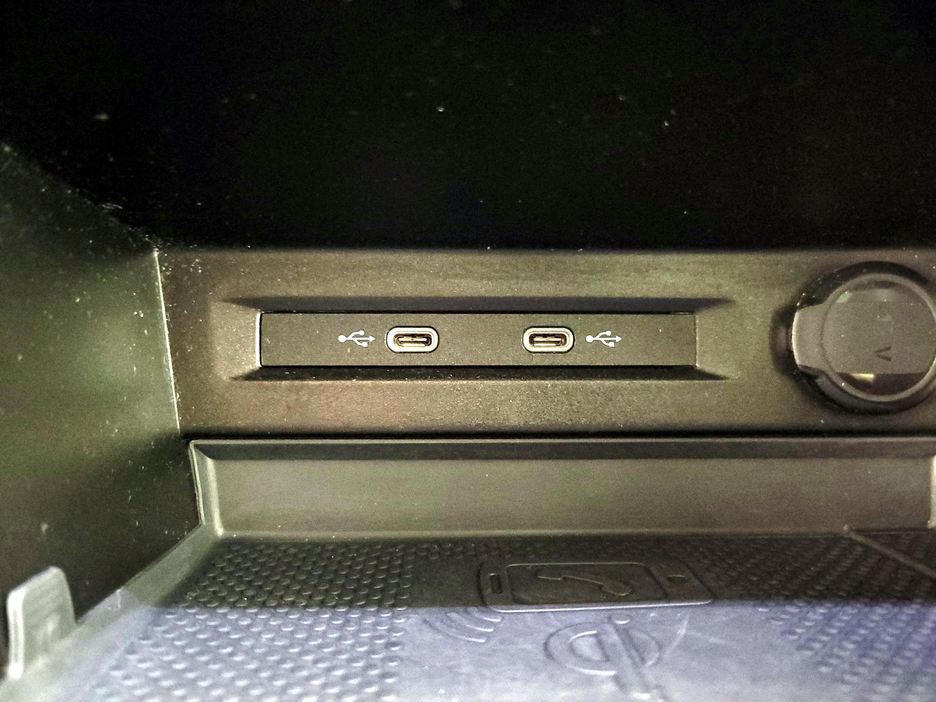 Thumbnail: 2022 Volkswagen Tiguan - 18