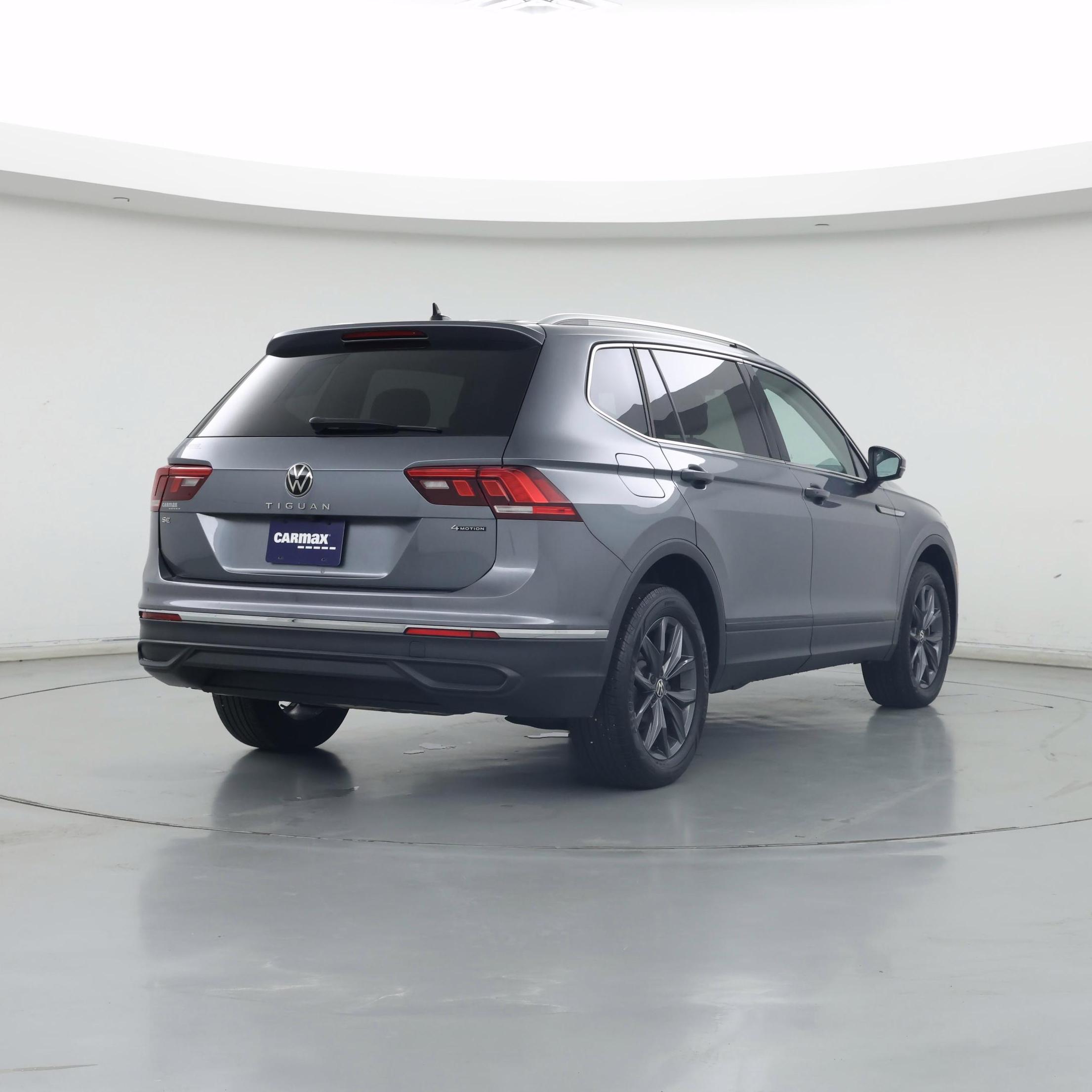 Thumbnail: 2022 Volkswagen Tiguan - 8