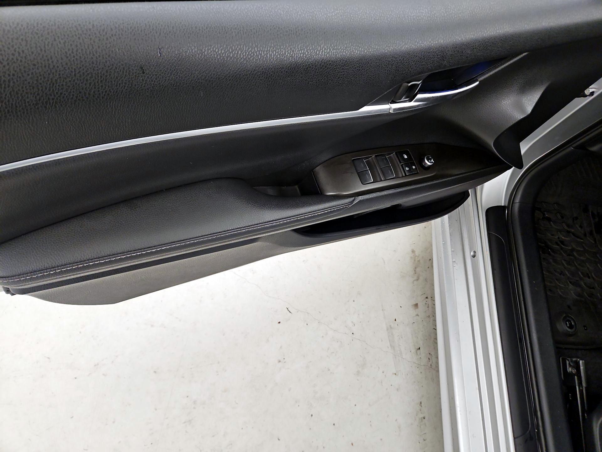 Thumbnail: 2023 Toyota Camry - 12