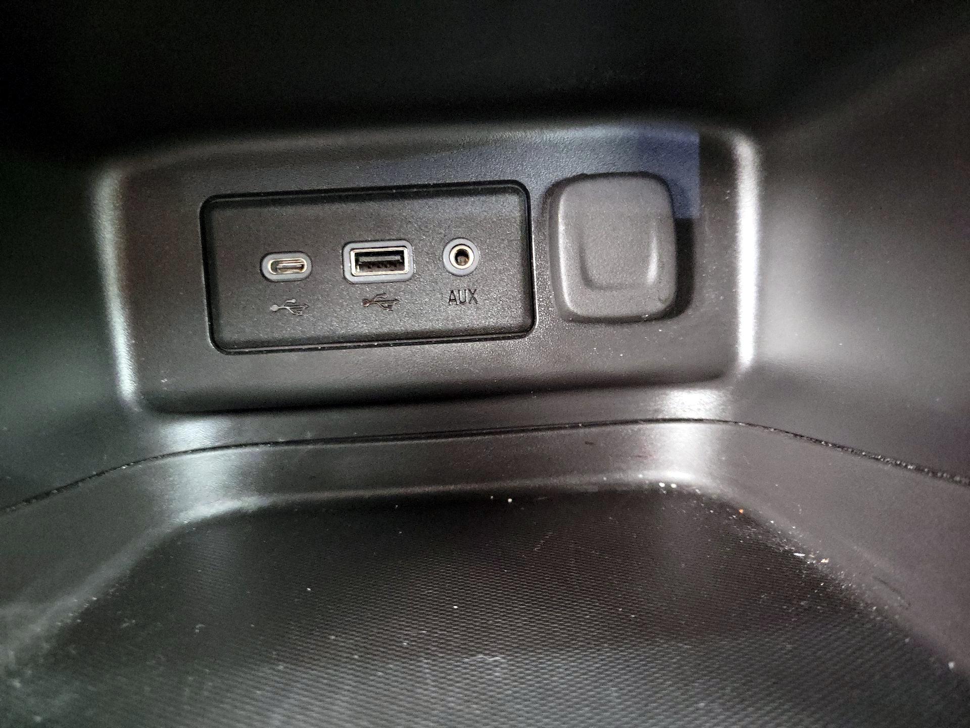 Thumbnail: 2022 Chevrolet Equinox - 18